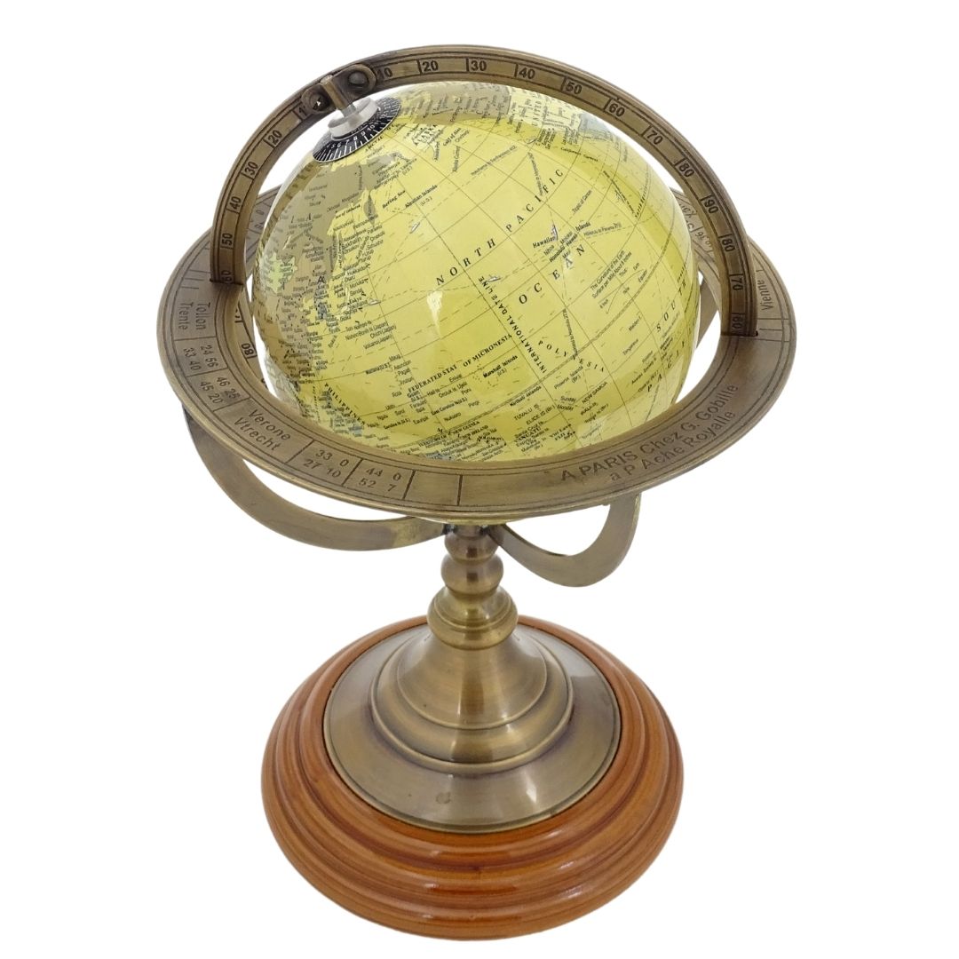 Globe décoratif sur socle en laiton - NC2142