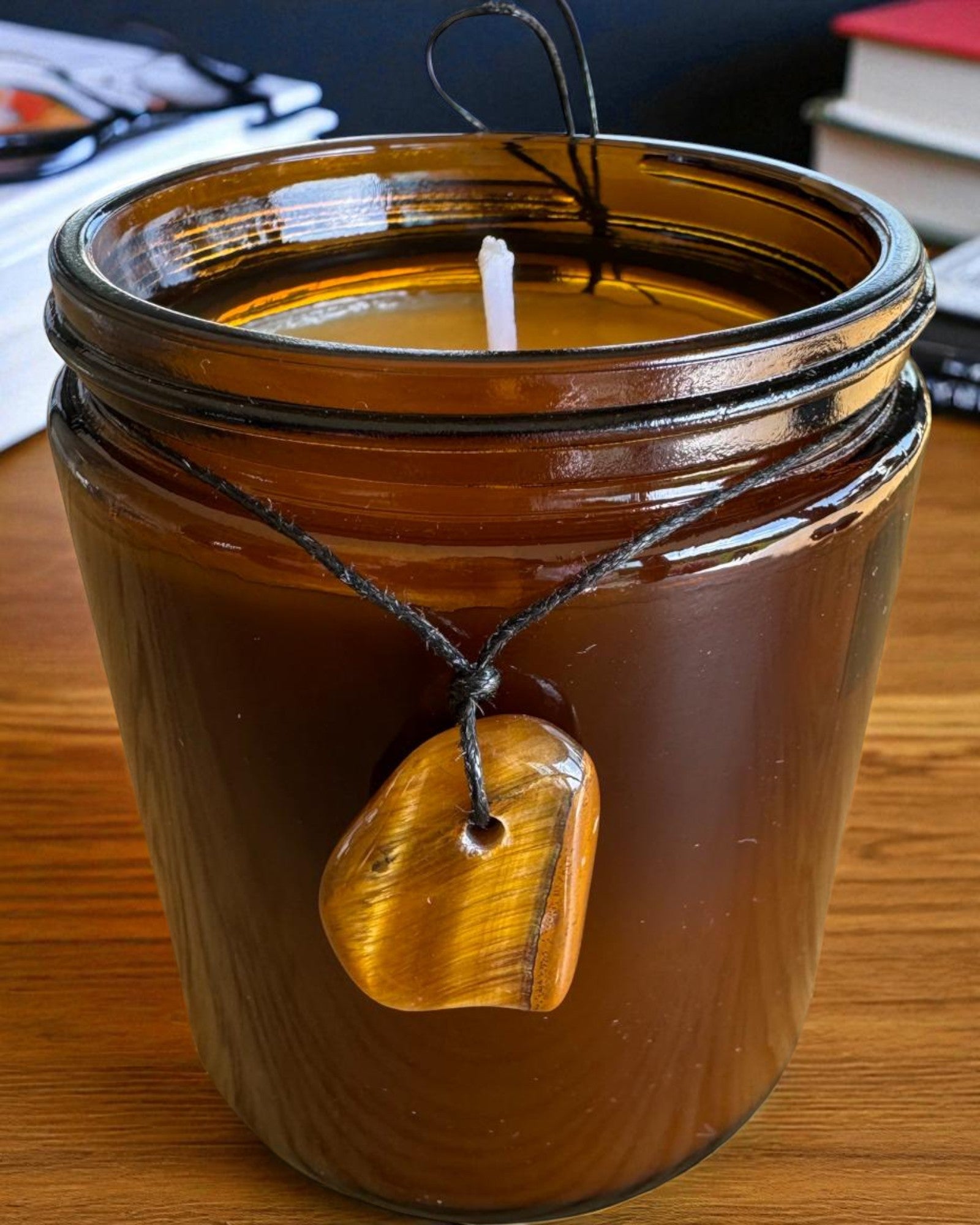 Świeca intencyjna Tygrysia Moc – Pewność siebie i dobrobyt, 250 ml, możliwość personalizacji nakrętki na prezent