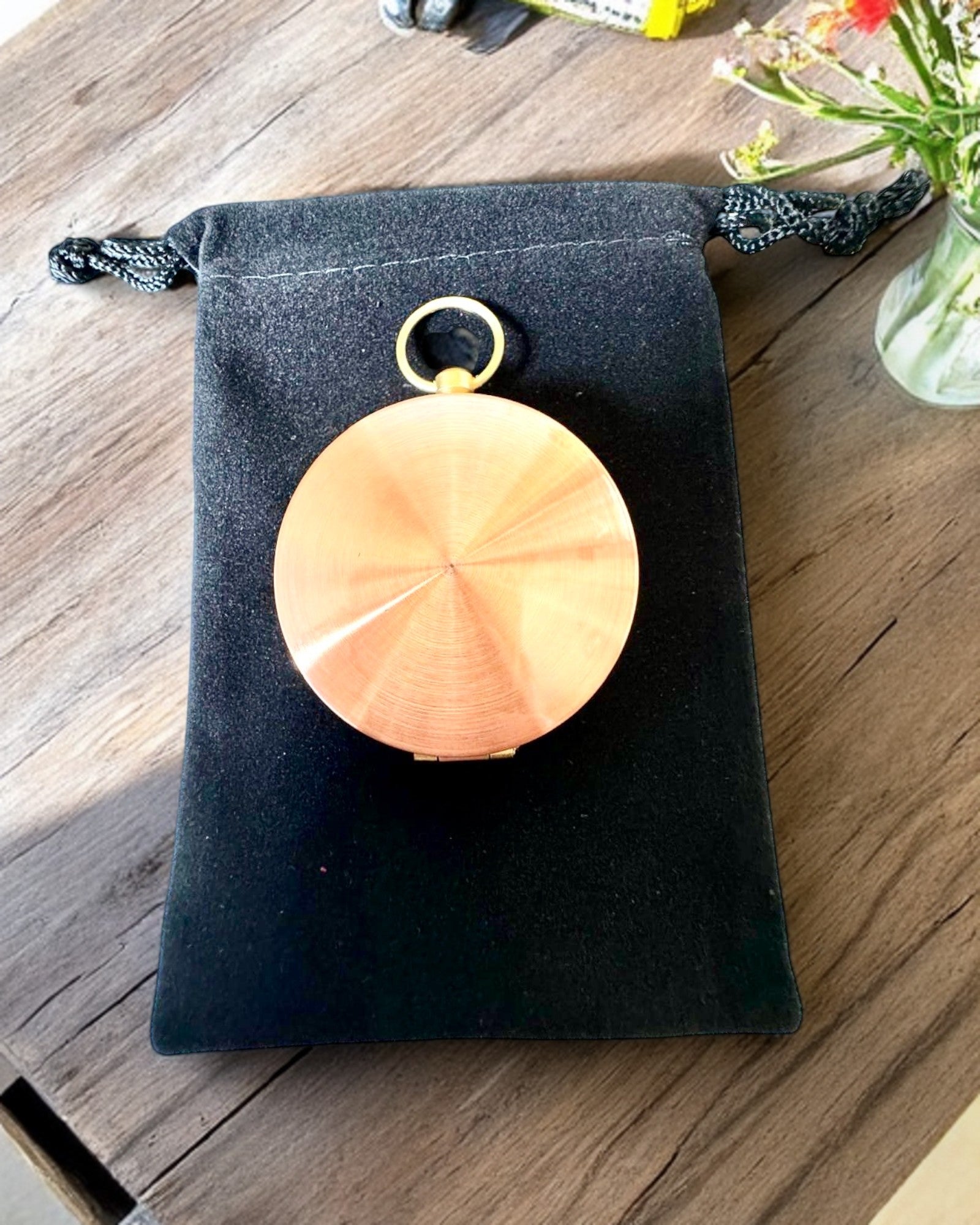 Boussole or rose – objet décoratif de style vintage avec personnalisation gravée – idée cadeau élégante pour voyageurs et amateurs de découvertes