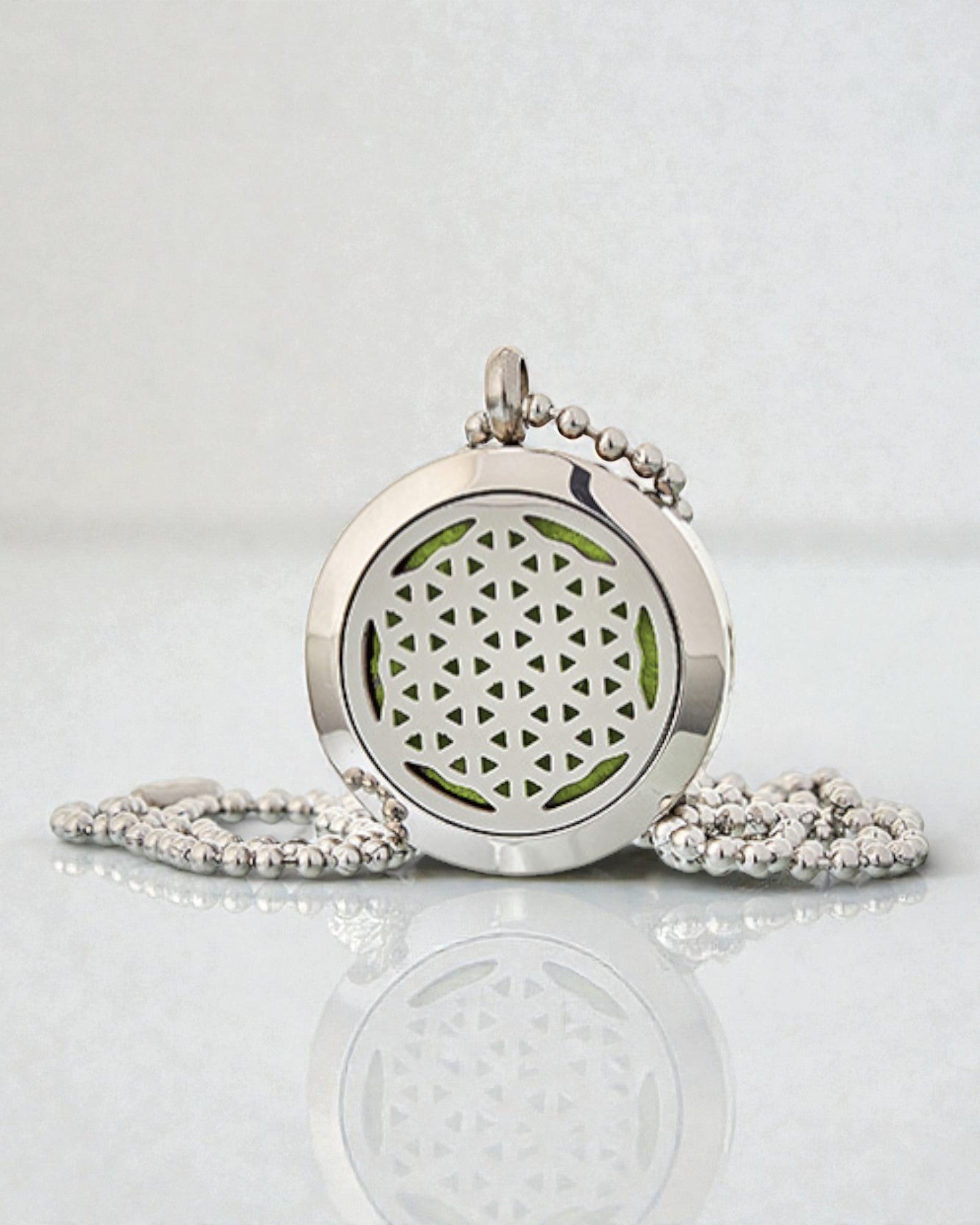 Aurelia Vita – Collier d’aromathérapie diffuseur Fleur de Vie 25 mm en acier inoxydable