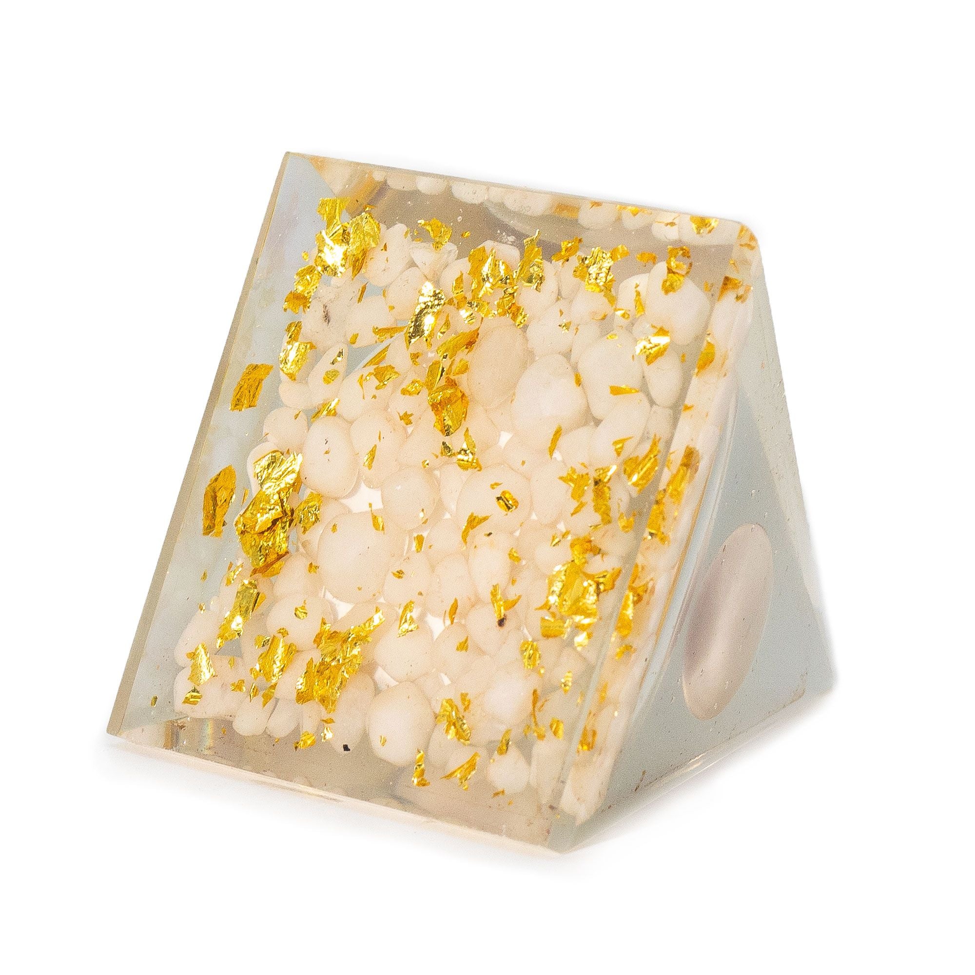 Pyramide Orgonite avec Boule de Quartz Blanche 7x6 cm - Morceaux Naturels de Quartz et Paillettes Dorées