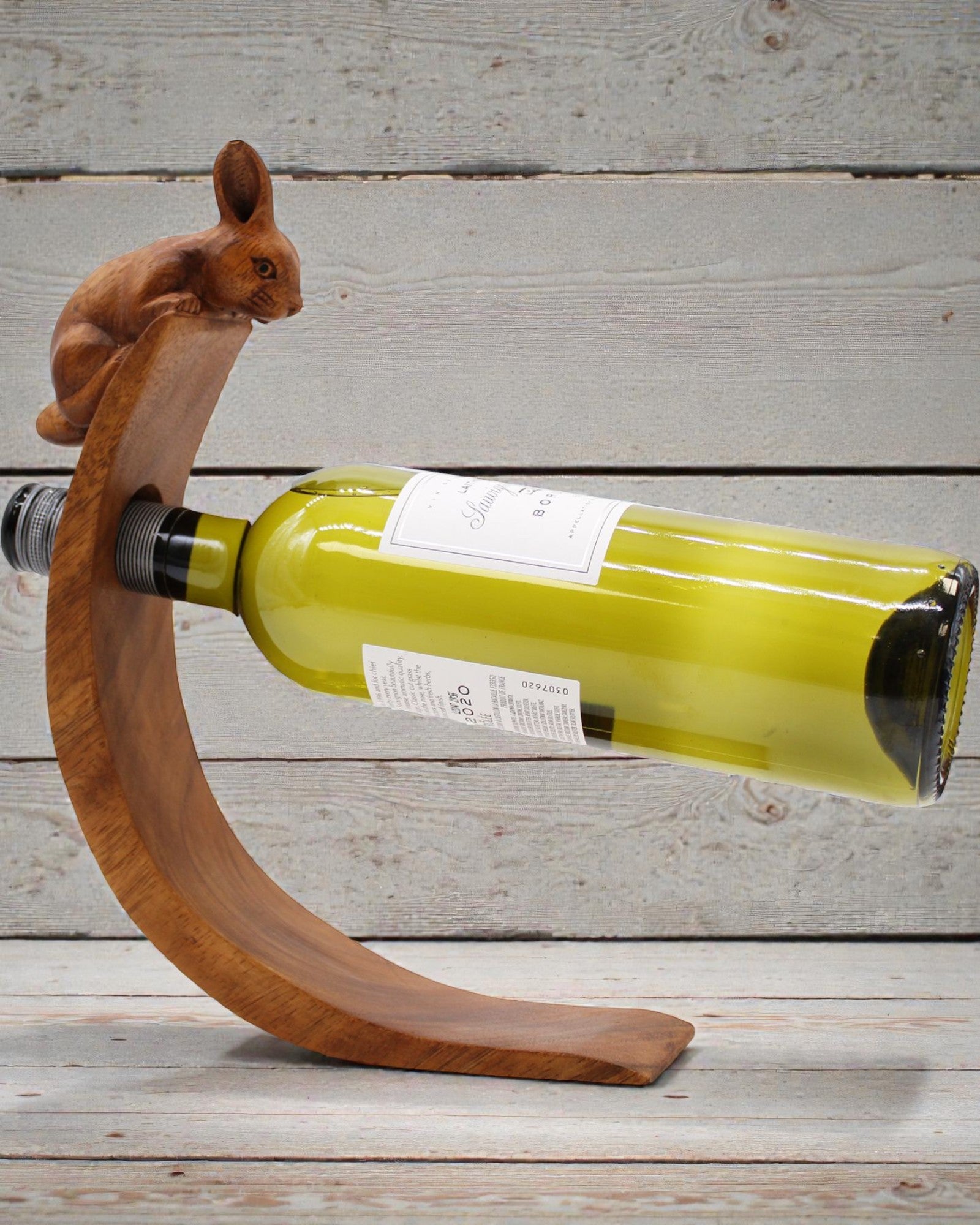 Lapin du sommelier – Support à bouteille d’équilibre en bois de suar, sculpté à la main