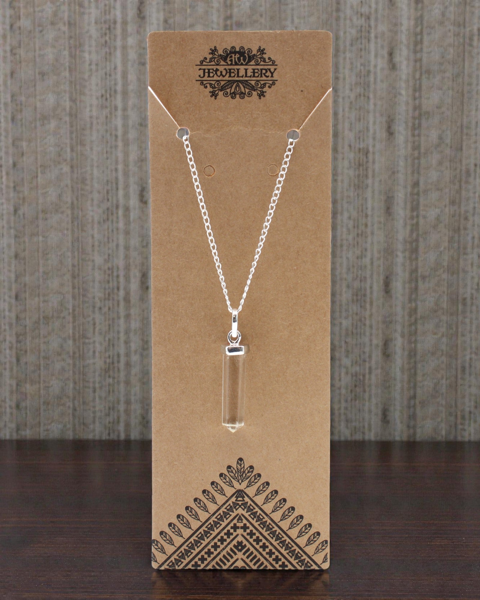 Pointe de cristal – Pendentif pointu classique en cristal de roche