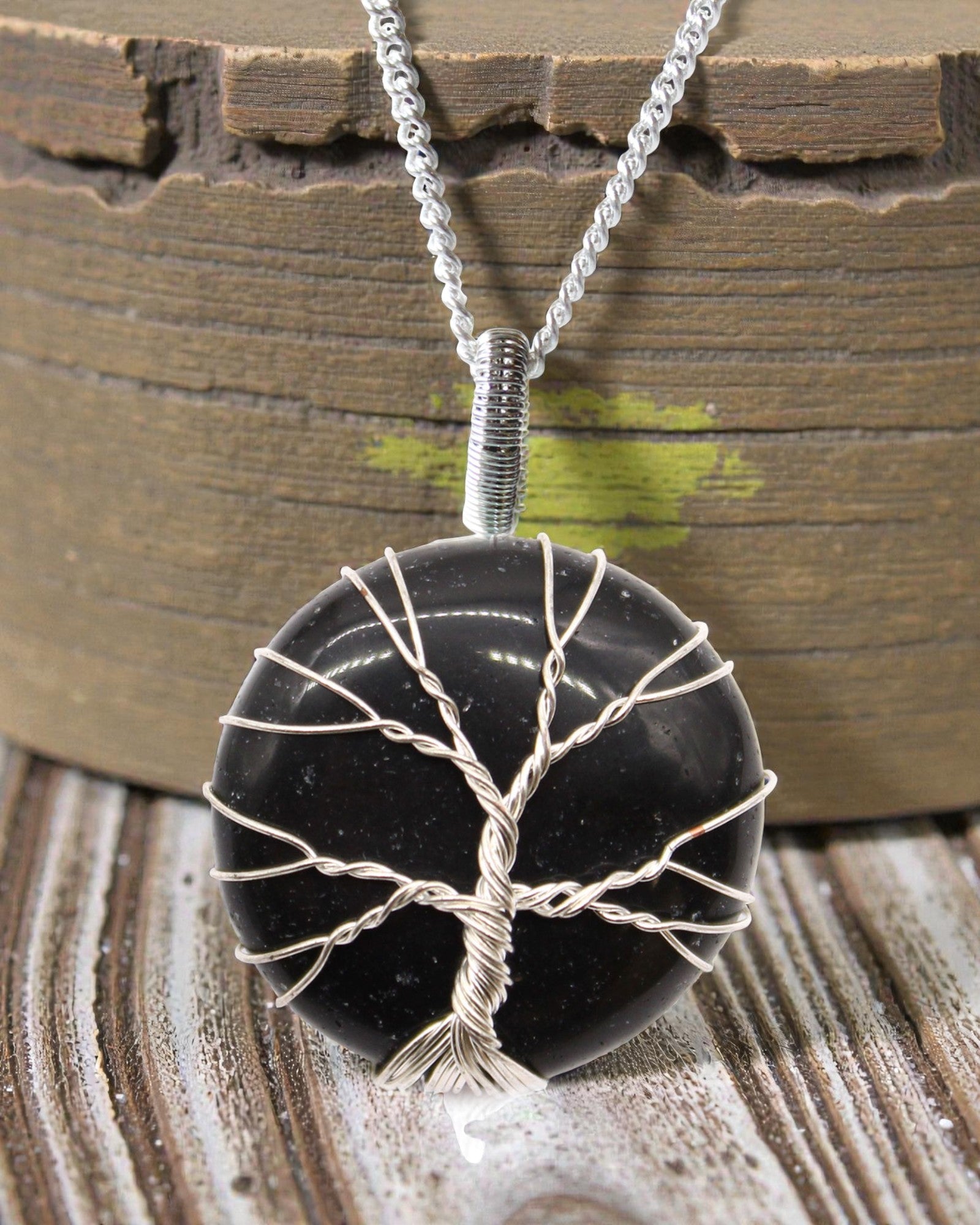 Tree of Protection – Necklace with Black Onyx and the Tree of Life