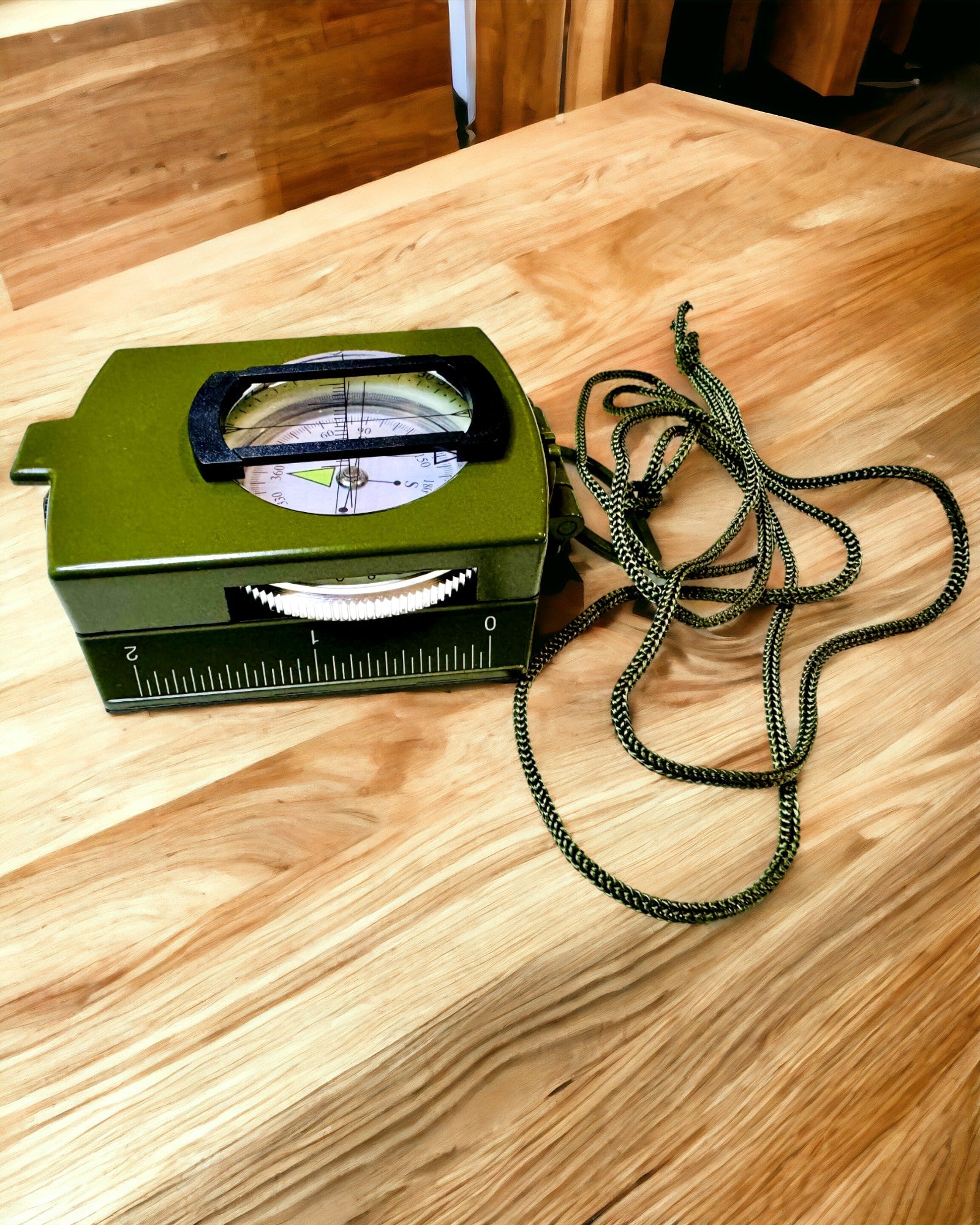 Compas Inclinométrique Professionnel K4580 - Étanche, Multifonctionnel, pour Défis de Terrain