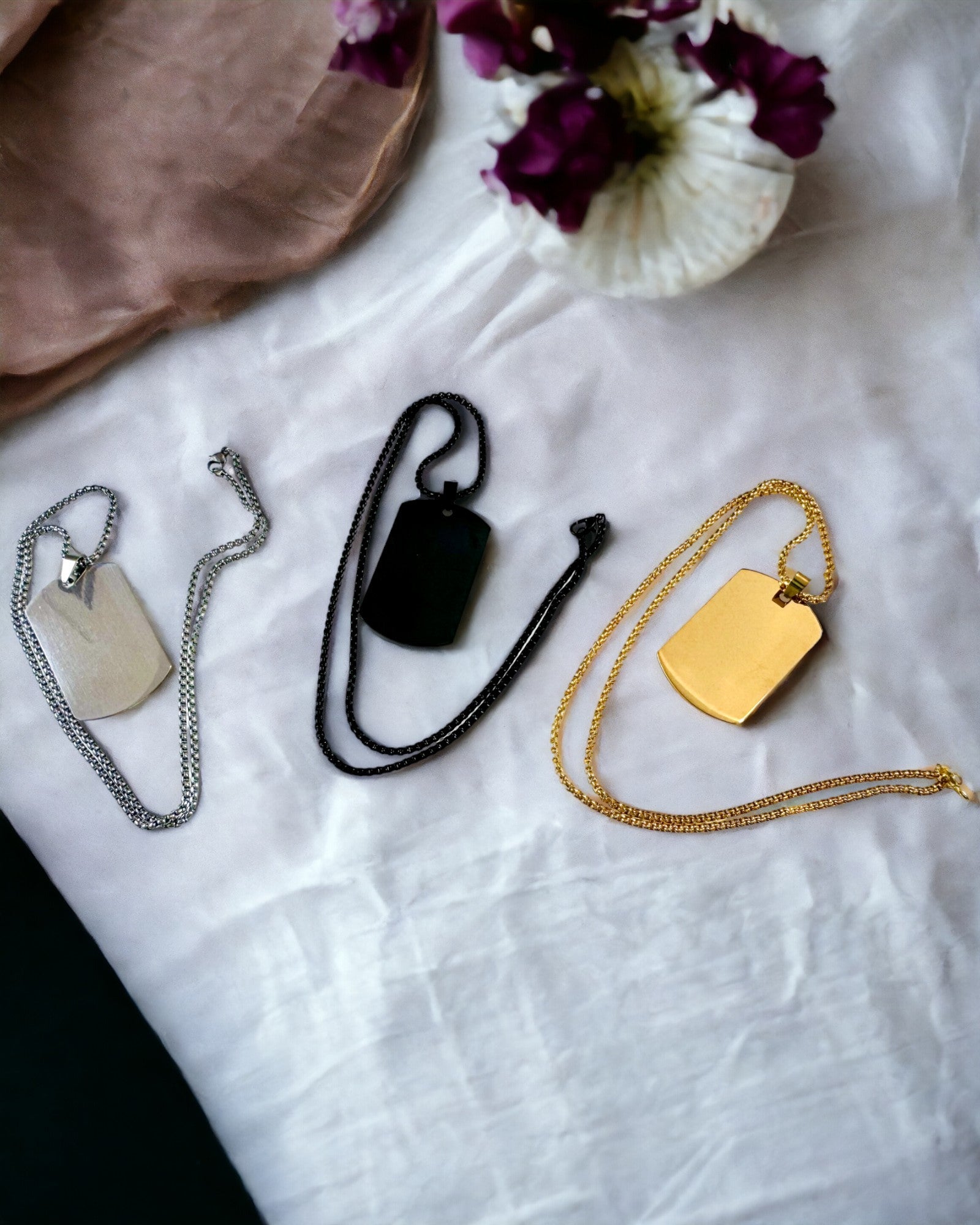 Ketting met Dog Tag "Drie Tintjes Stijl" - Identiteitsplaatje - Elegante Hanger van Roestvrij Staal met Gravure Optie