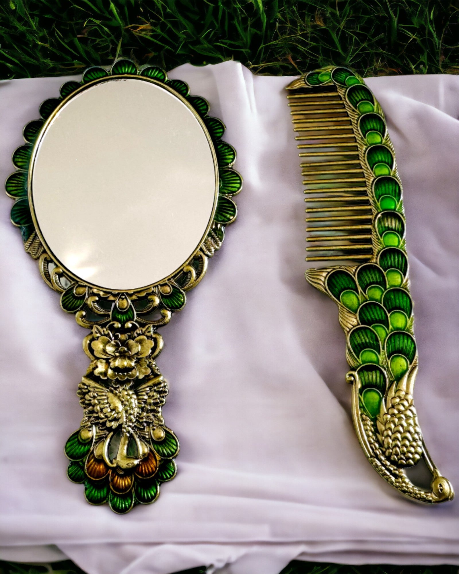 Ensemble Vintage avec Miroir et Peigne au Motif de Paon - Accessoires Cosmétiques Décoratifs