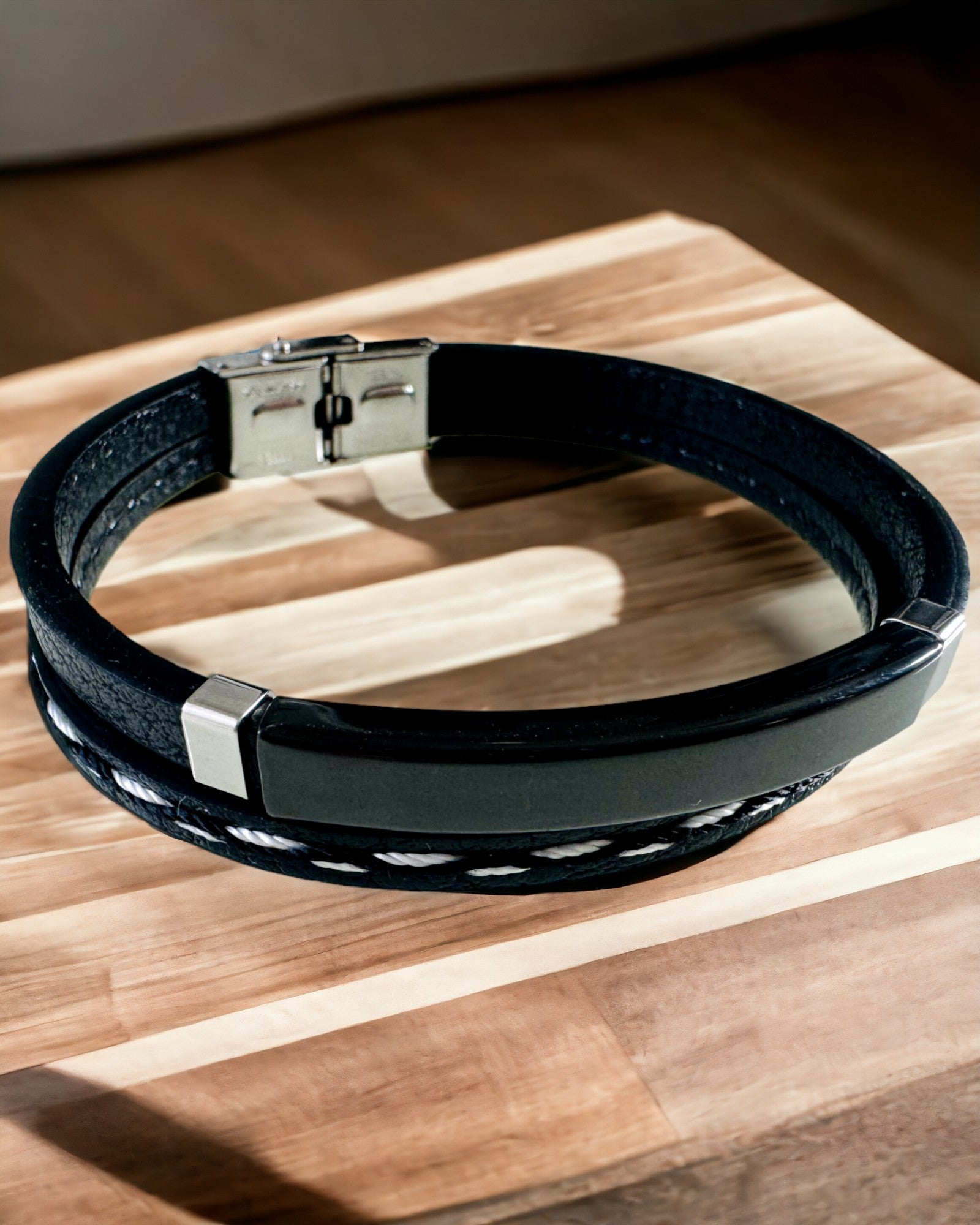 Sportarmband van PU-leer en roestvrij staal met graveermogelijkheid – 3 kleuren