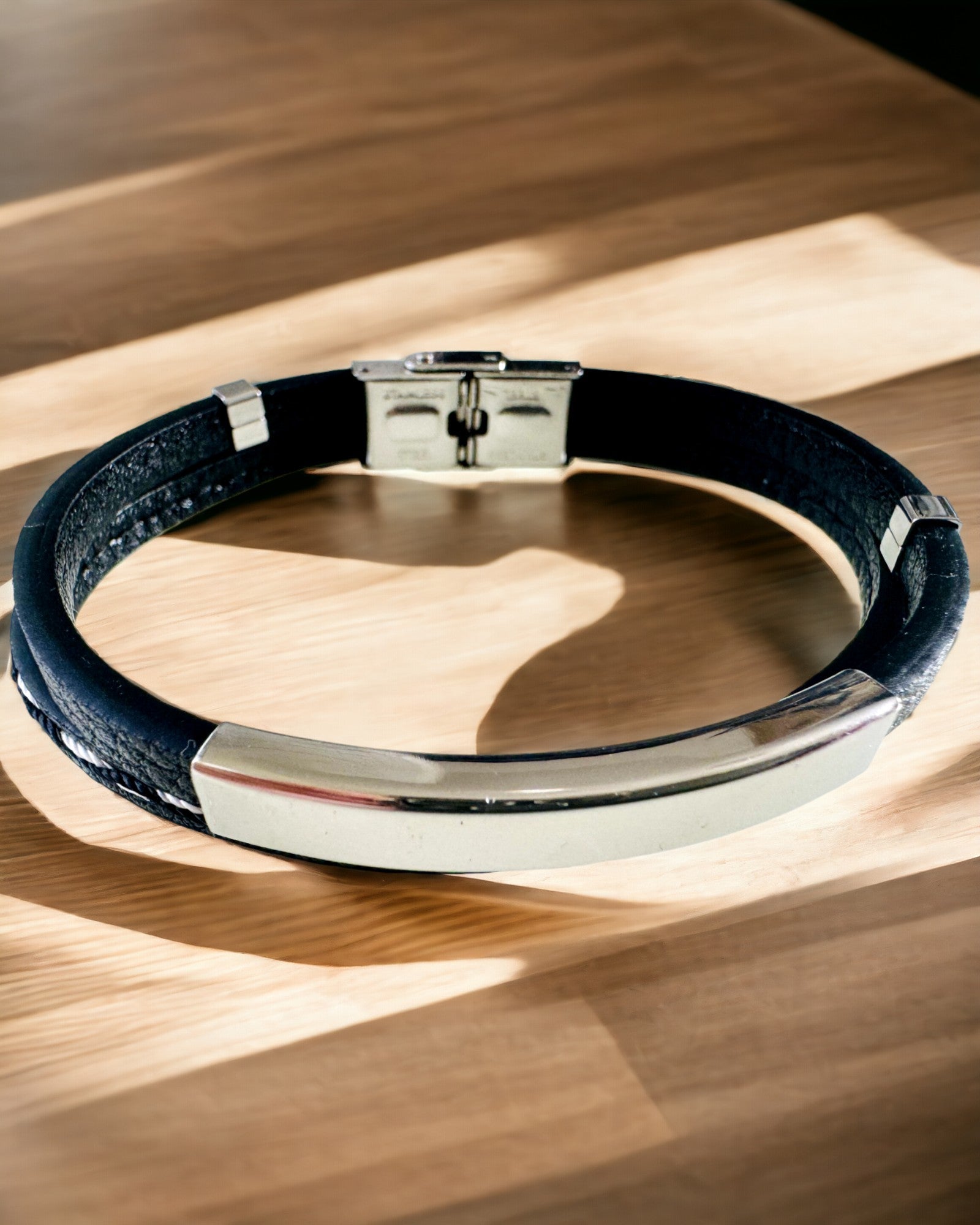 Sportarmband van PU-leer en roestvrij staal met graveermogelijkheid – 3 kleuren