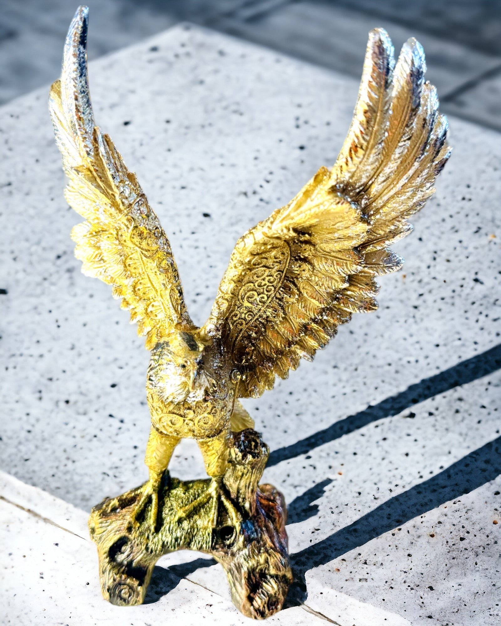 Statuette "Złoty Orzeł" avec Option de Personnalisation - Décoration en Résine
