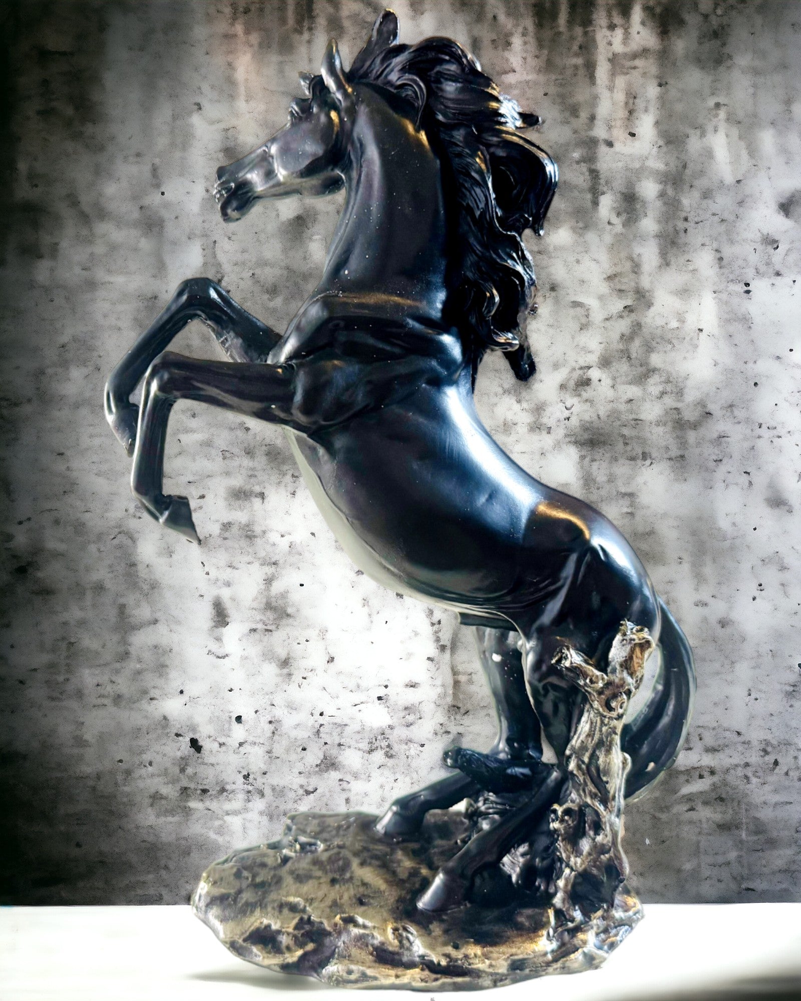 Czarna Perła - Sculpture de Cheval Élégance en Mouvement - Possibilité de Gravure