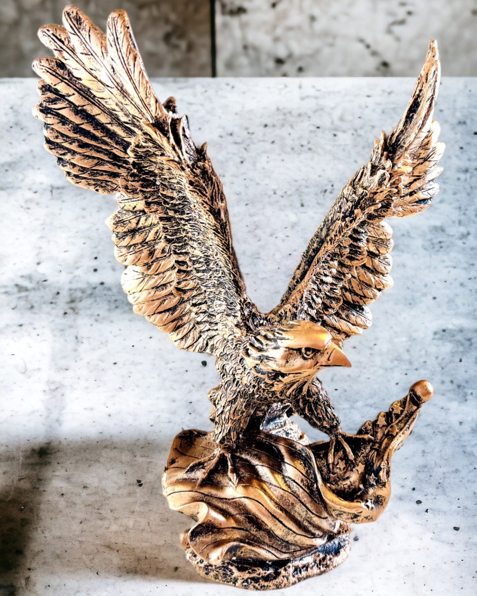 "Władca Wiatrów" - Sculpture Rétro d'Aigle au Style Vintage avec Option de Gravure