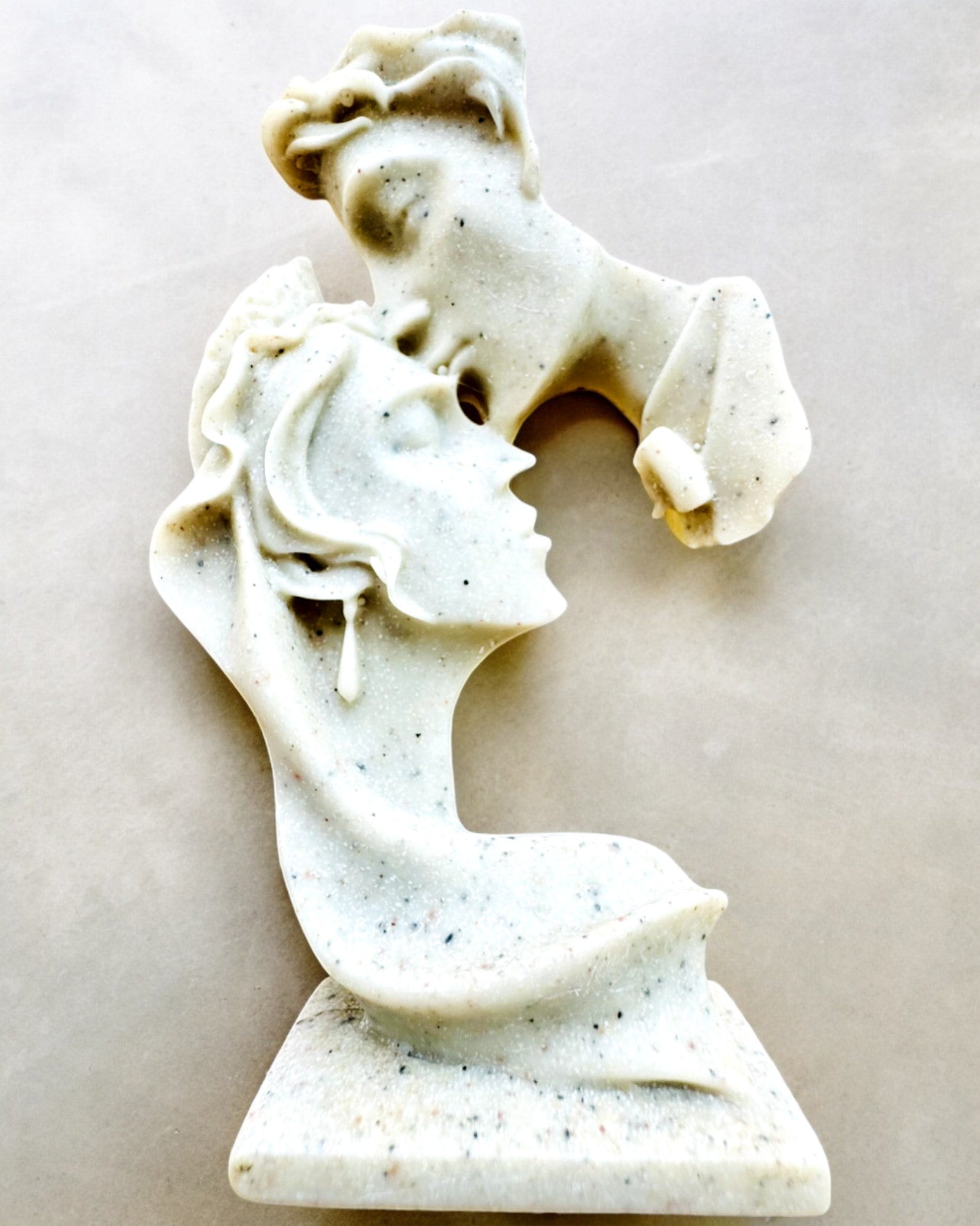 Figurine "Élégance en Pierre" couleur blanche - 13,5 cm de hauteur, Décorative avec Option de Gravure