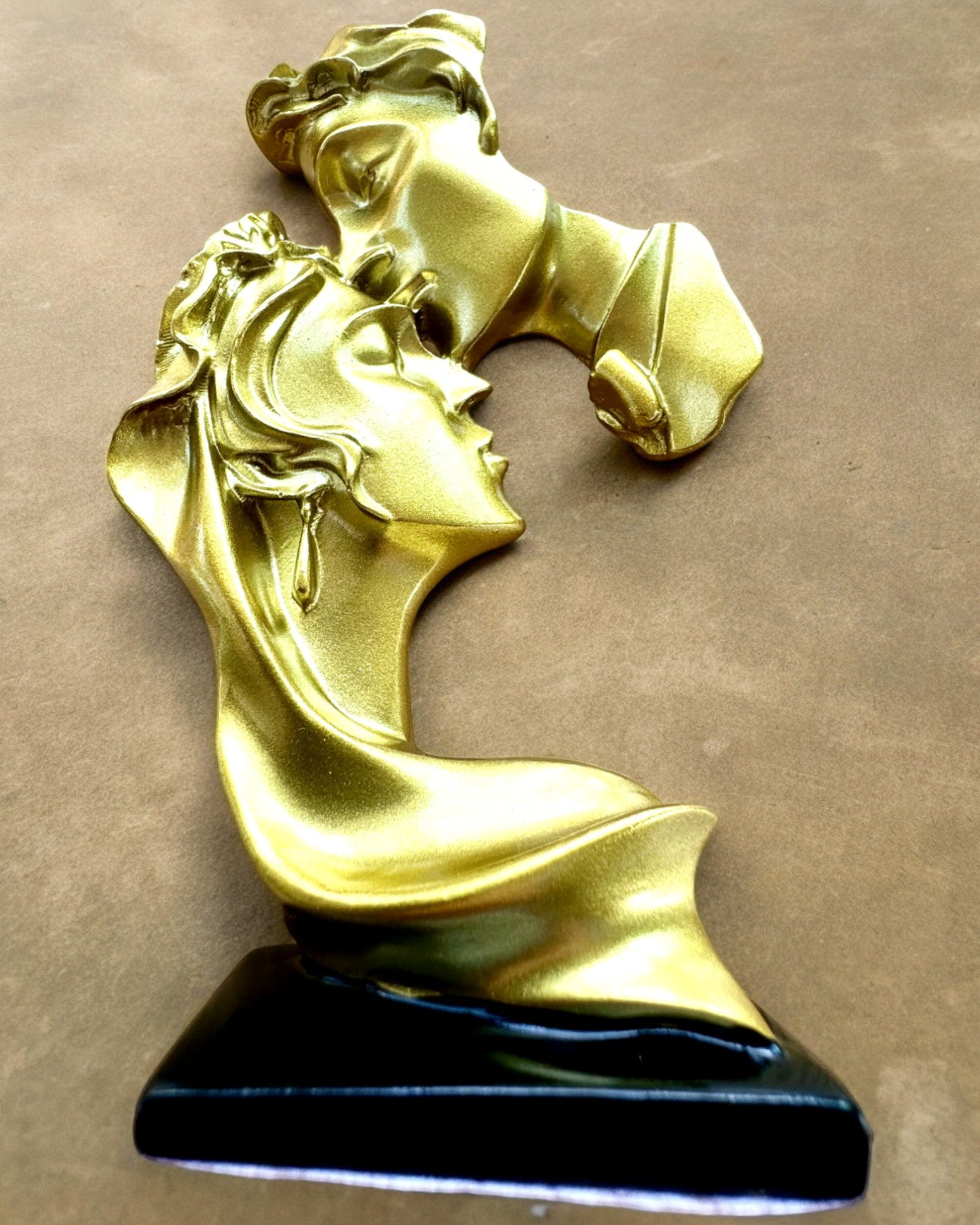 Figurine "Élégance en Pierre" couleur or - 13,5 cm de hauteur, Décorative avec Option de Gravure