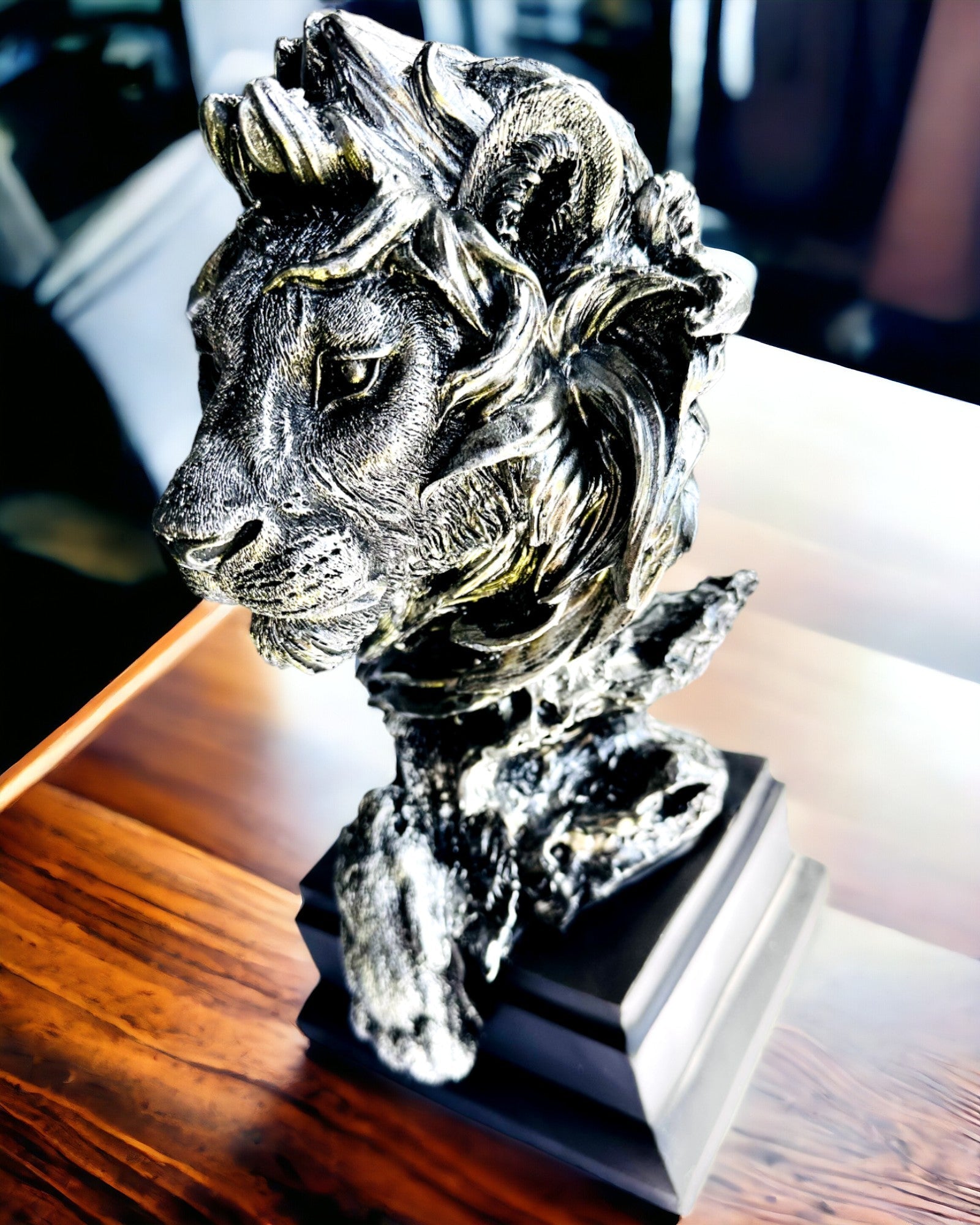 Roi de la Jungle Lion - Statuette Majestueuse de Lion - couleur argent, possibilité de personnalisation pour cadeau