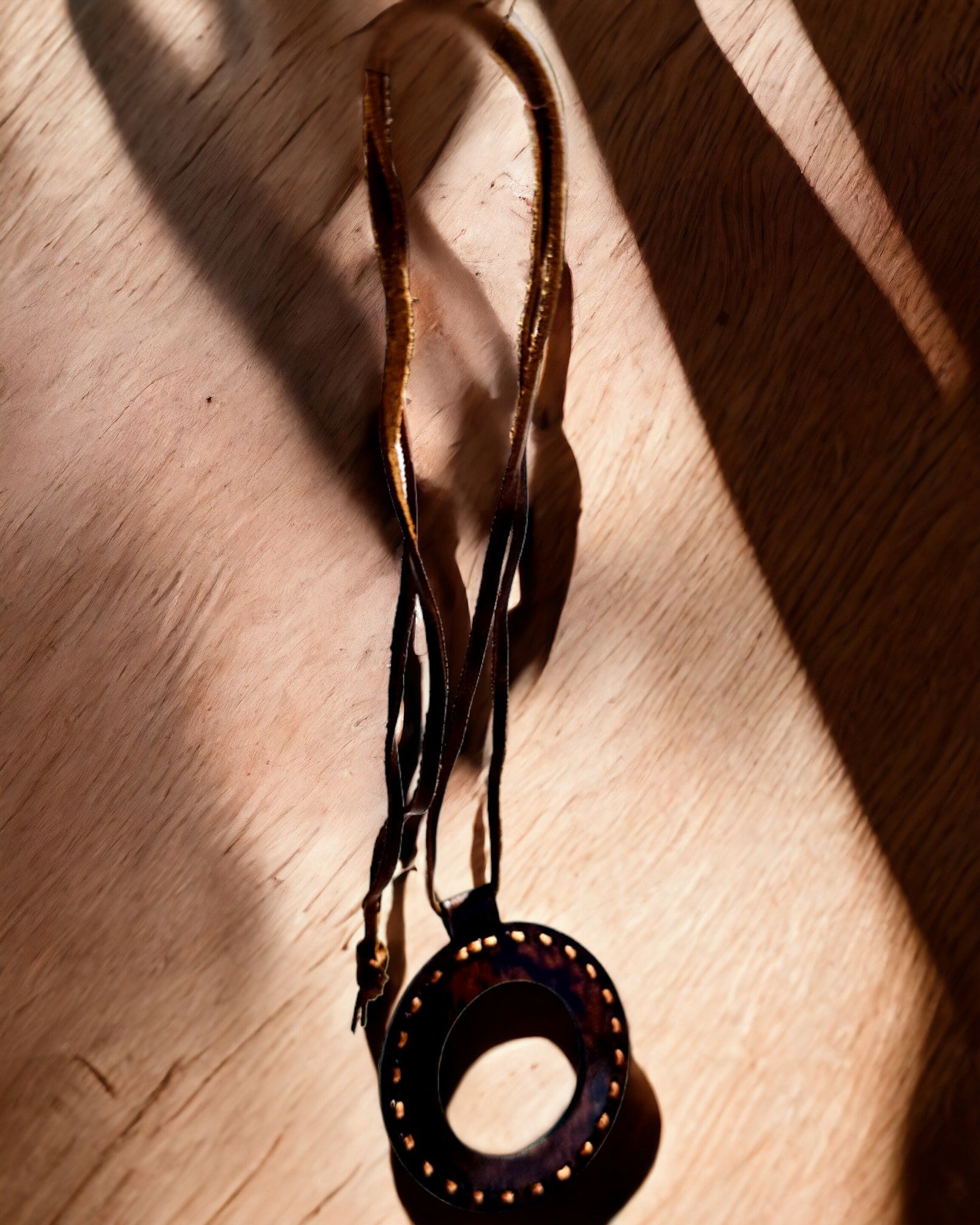 Indiase Artefact Vergrootglas, lederen, handgemaakt - mogelijkheid tot personalisatie met gravure