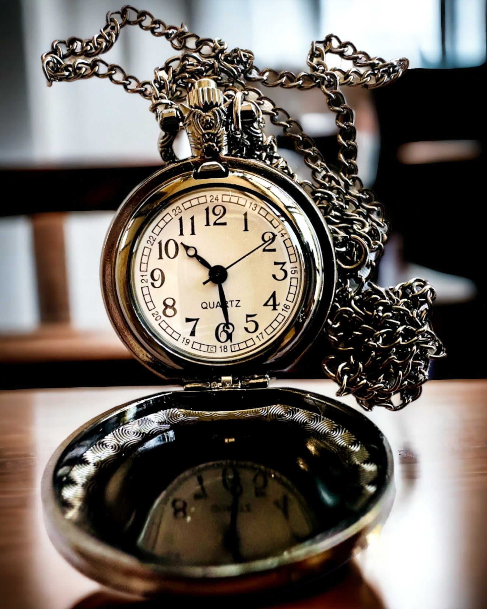 Montre de Poche "Chatte Stellaire" avec Gravure Personnalisable, 2 variantes de couleur au choix