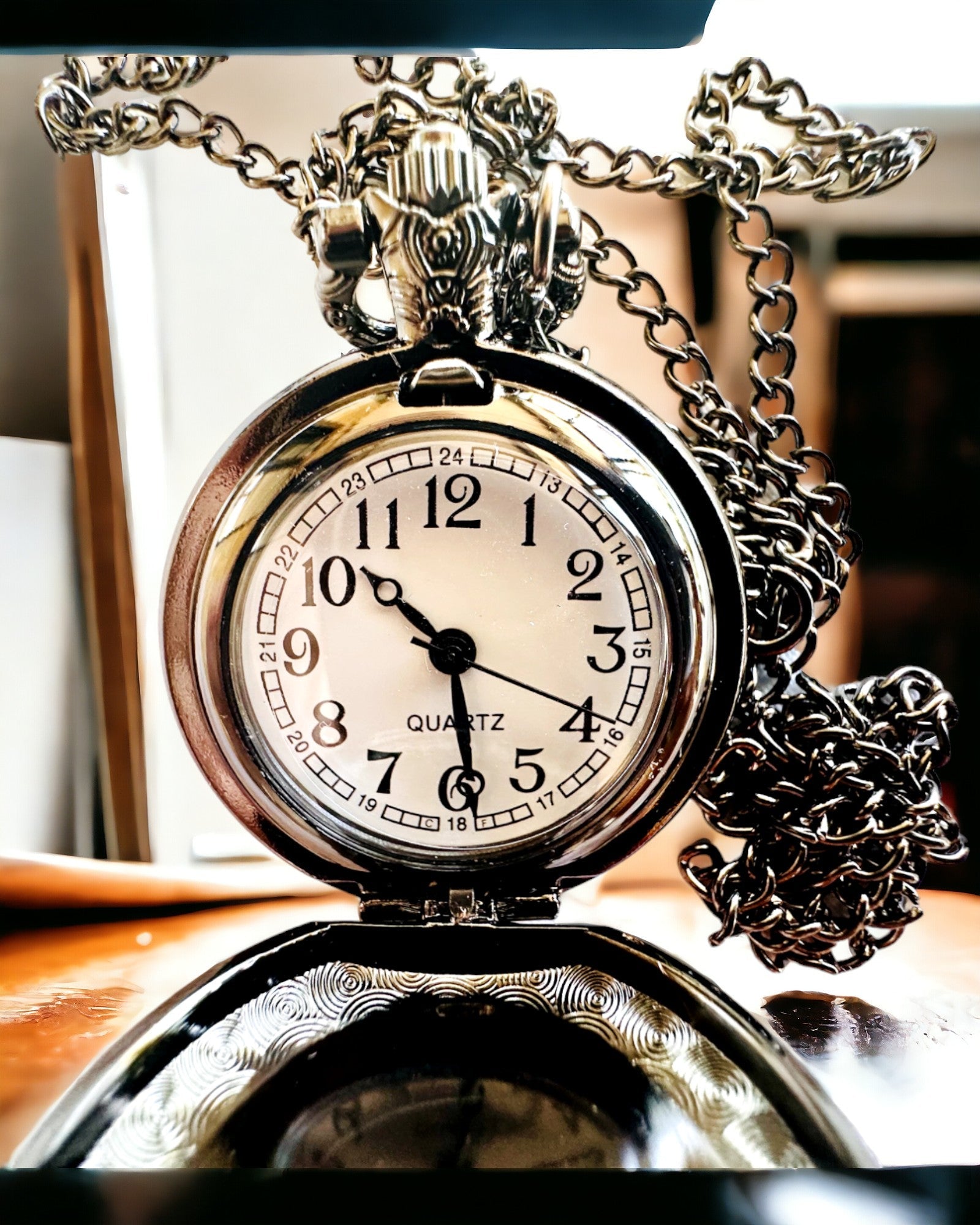 Montre de Poche "Chatte Stellaire" avec Gravure Personnalisable, 2 variantes de couleur au choix