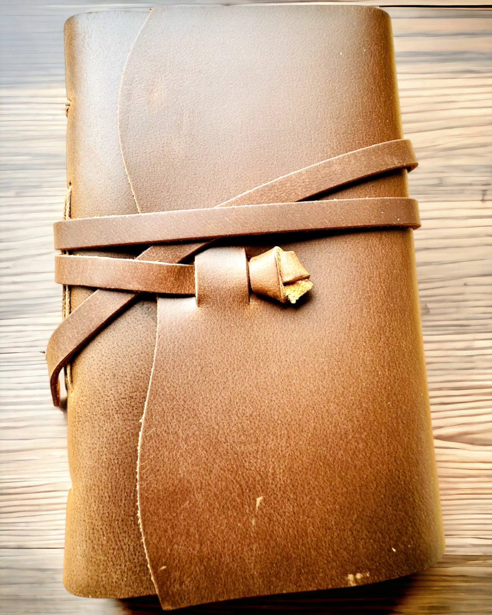 Premium Notitieboek "RetroNotes" – Elegant notitieboek van Echt Leer - 200 pagina's, 120g, notitieboek, schetsboek, bruine kleur, personalisatie met gravure