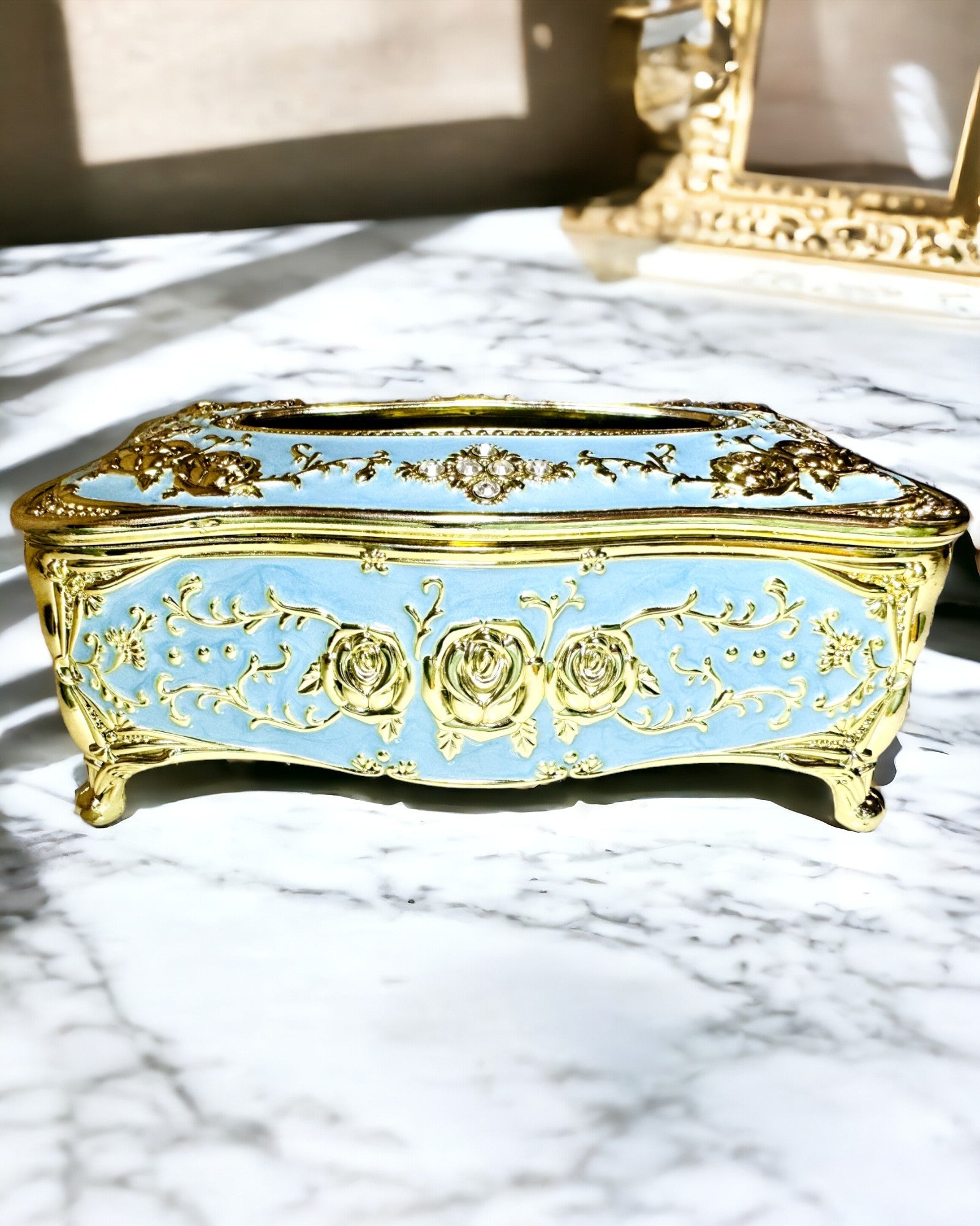 Boîte à Mouchoirs de Luxe avec Motif de Rose en Relief et Poignées Élégantes
