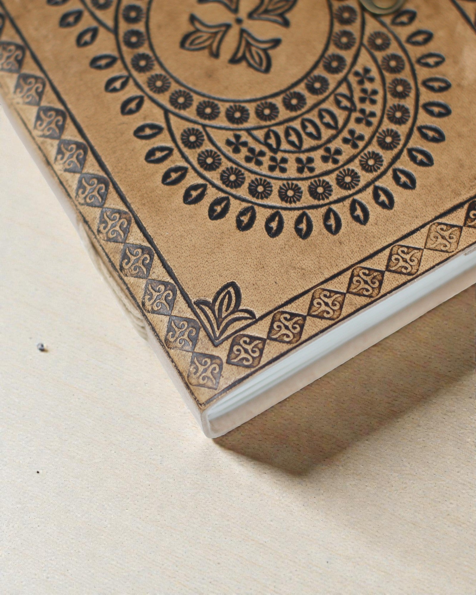 Carnet en cuir Mandala bleu (18x13 cm)