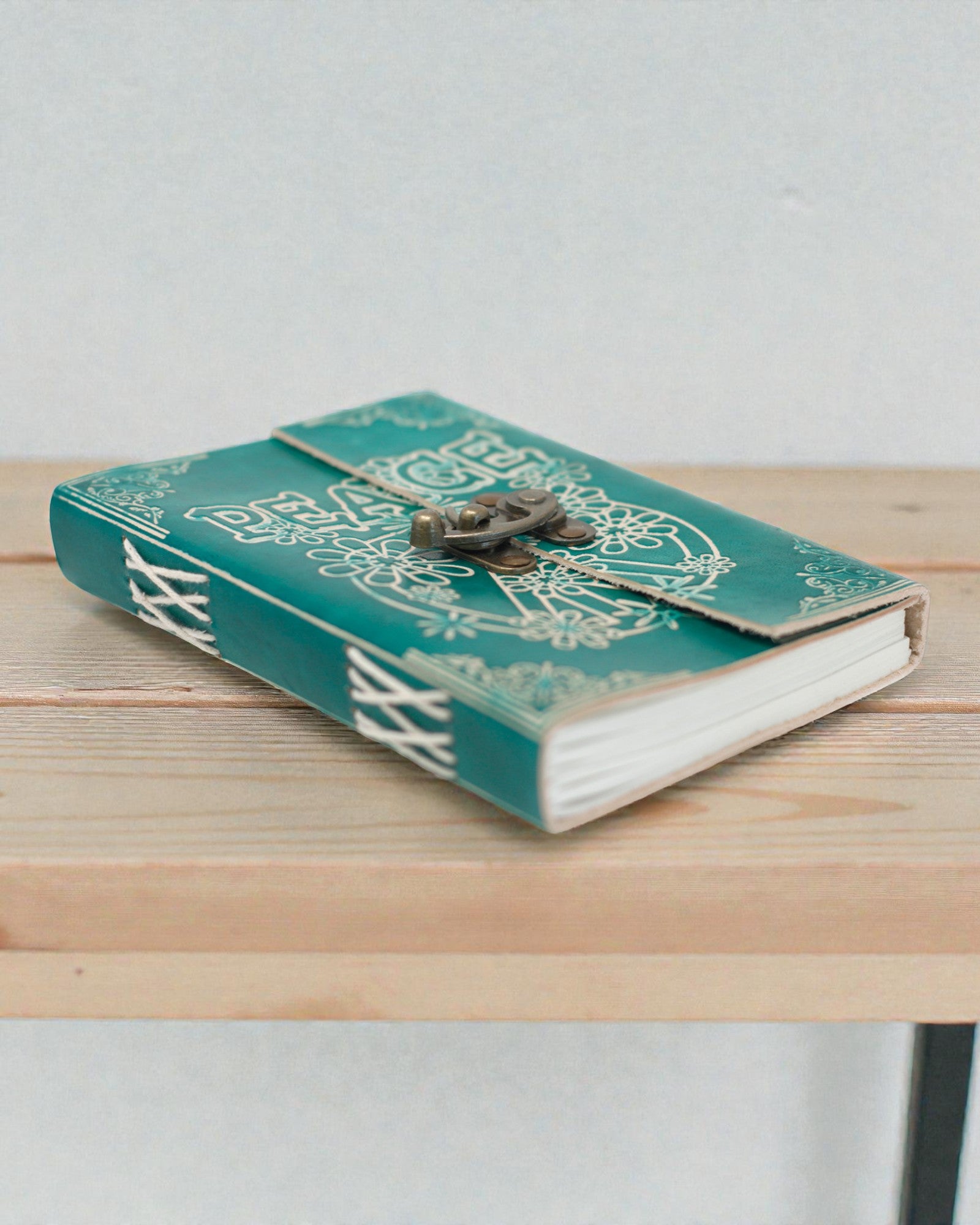 Turkoois leren notitieboek „Vrede” met rits – Harmonie & Rust (18 x 13 cm)