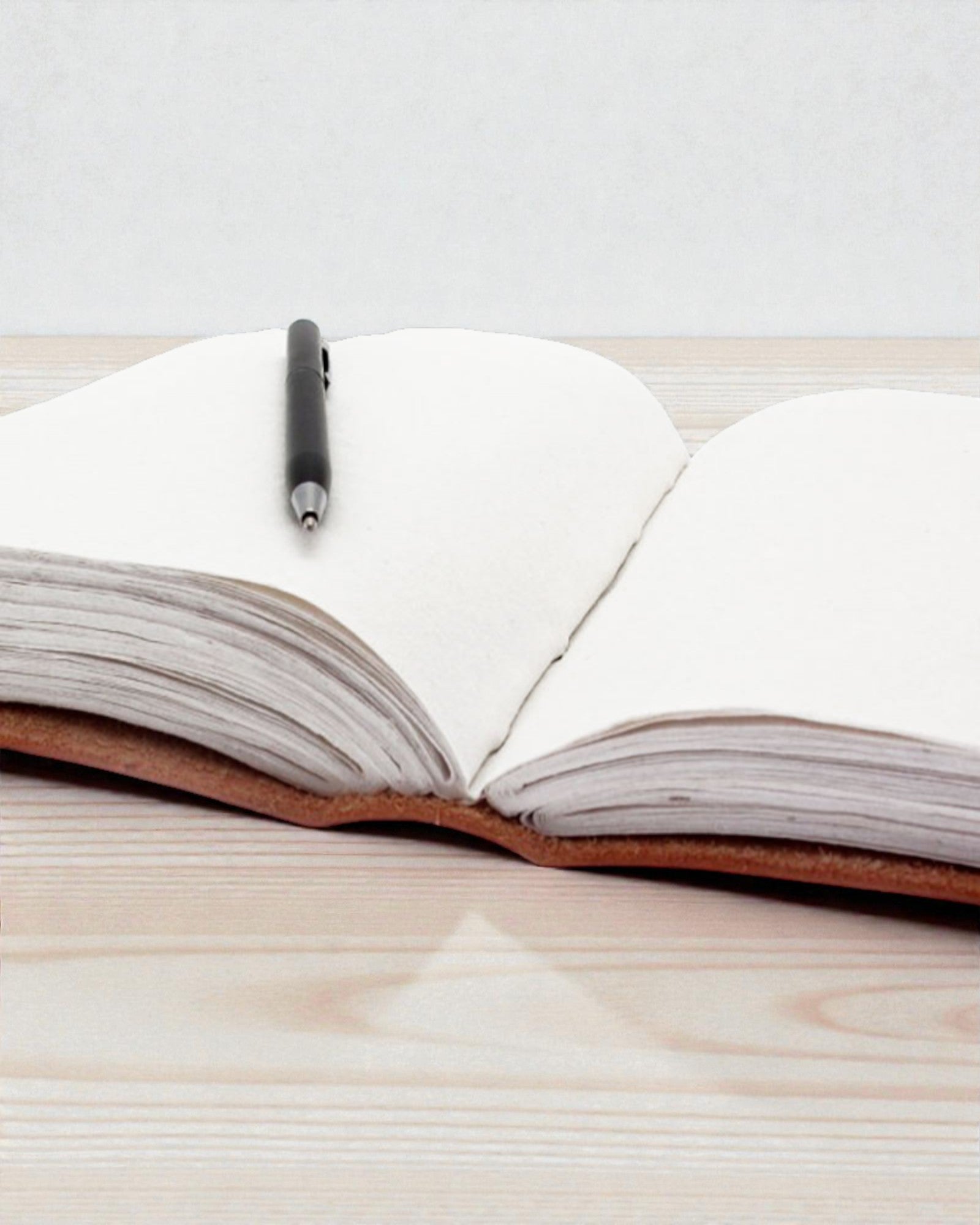 Énorme carnet de notes en cuir du 7e chakra - 25,4x33,0 cm (200 pages)