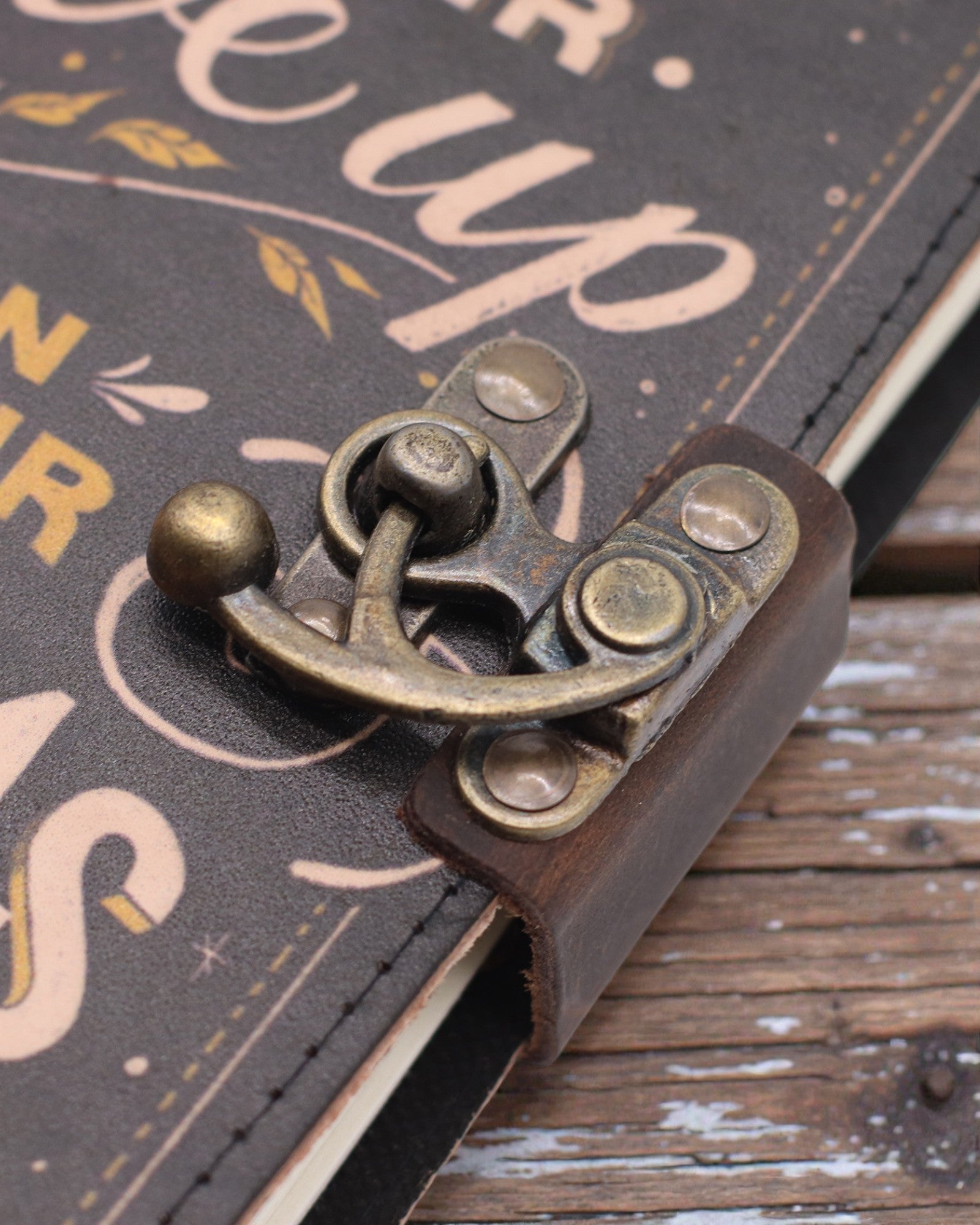 Carnet en cuir imprimé – N’abandonnez jamais vos rêves - 17.8×12.7 cm