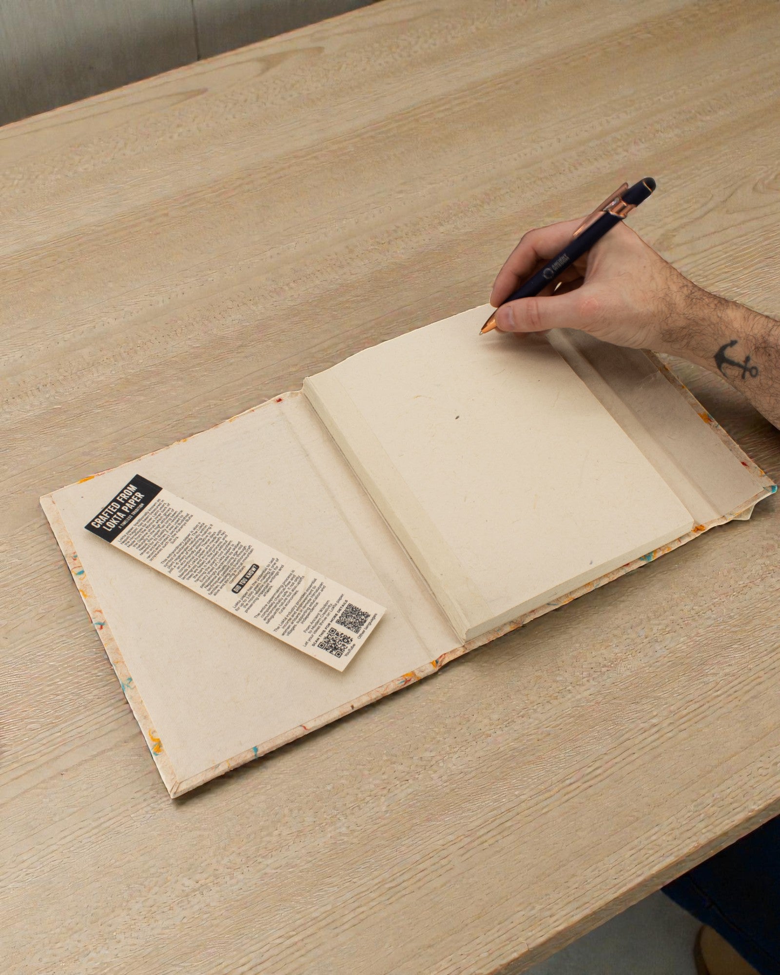 Grand carnet Lokta en coton multicolore (45 feuilles, 21 x 15 cm)