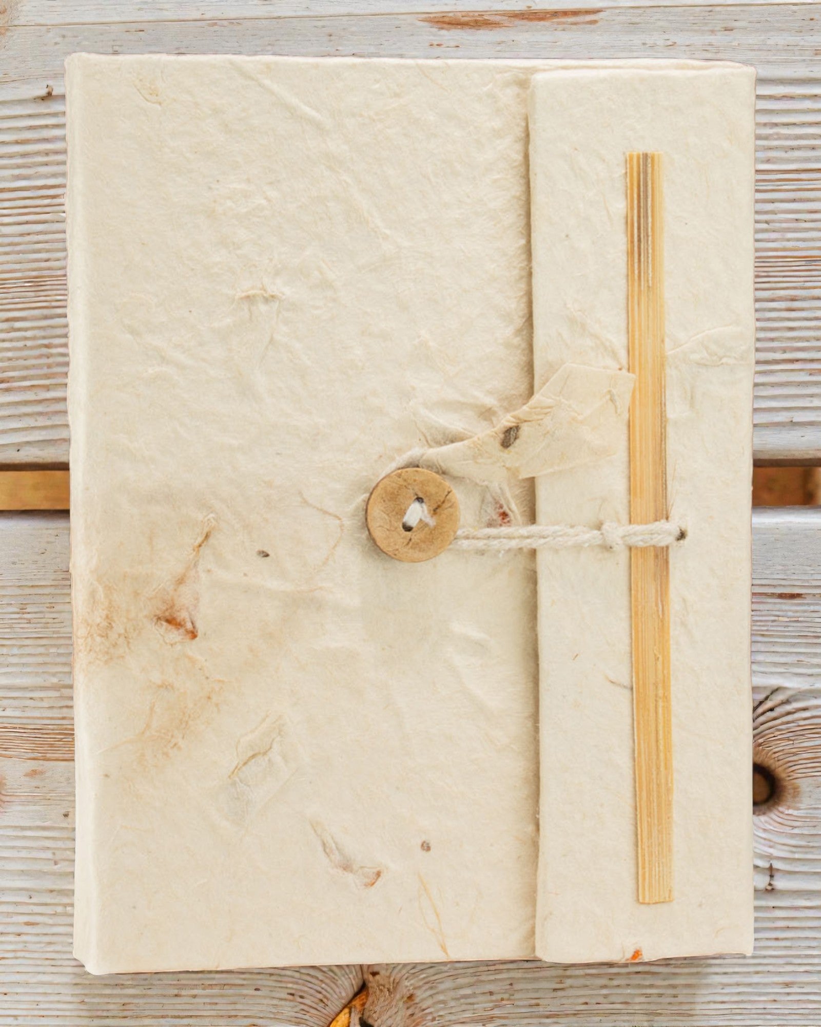 Średni Notatnik Lokta Botanical Touch – Suszone Kwiaty (45 kartek, 15 x 12 cm)