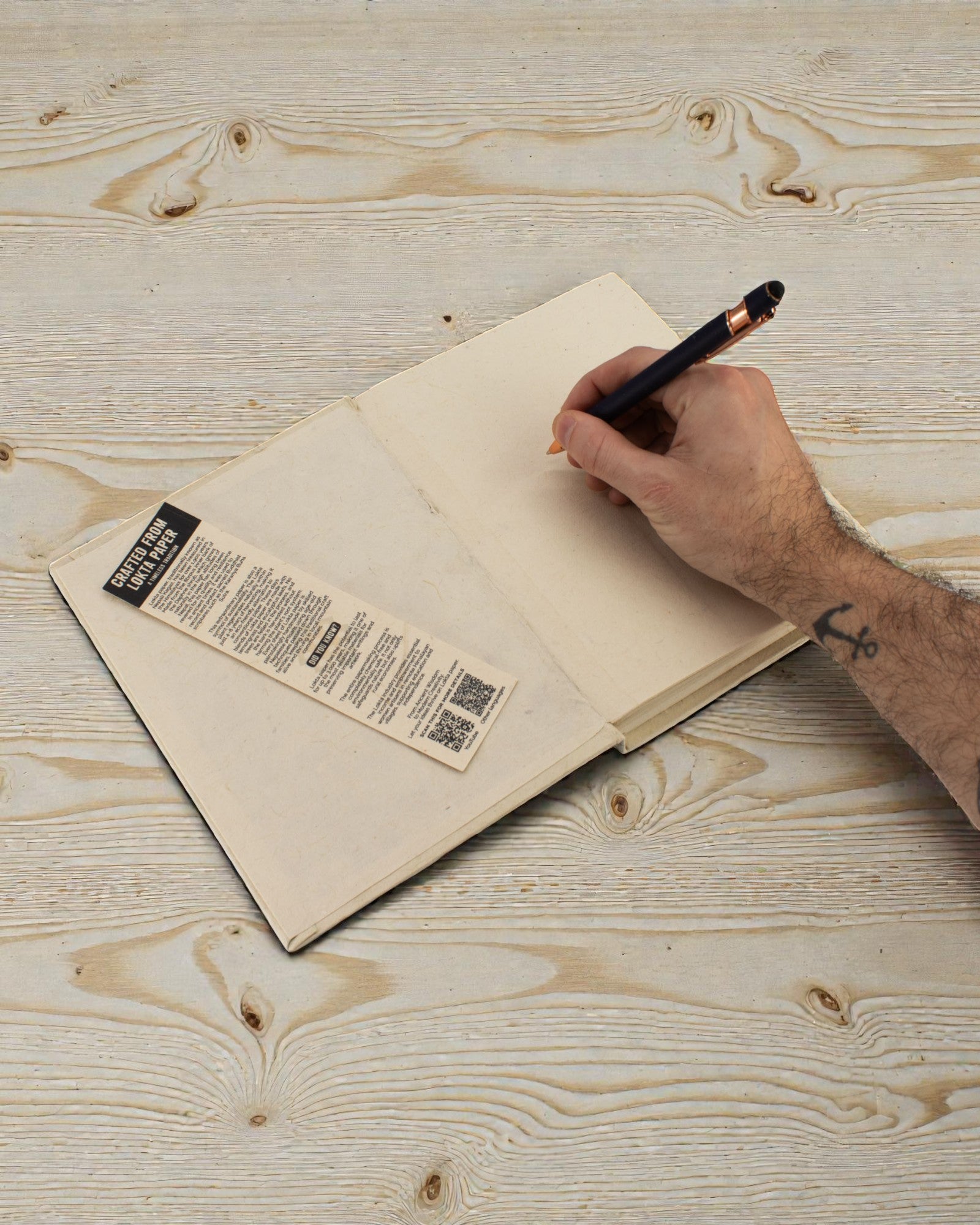 Groot Lokta-notitieboek Inspiraties – Het echte leven gebeurt zonder internet (45 vellen, 21 x 15 cm)