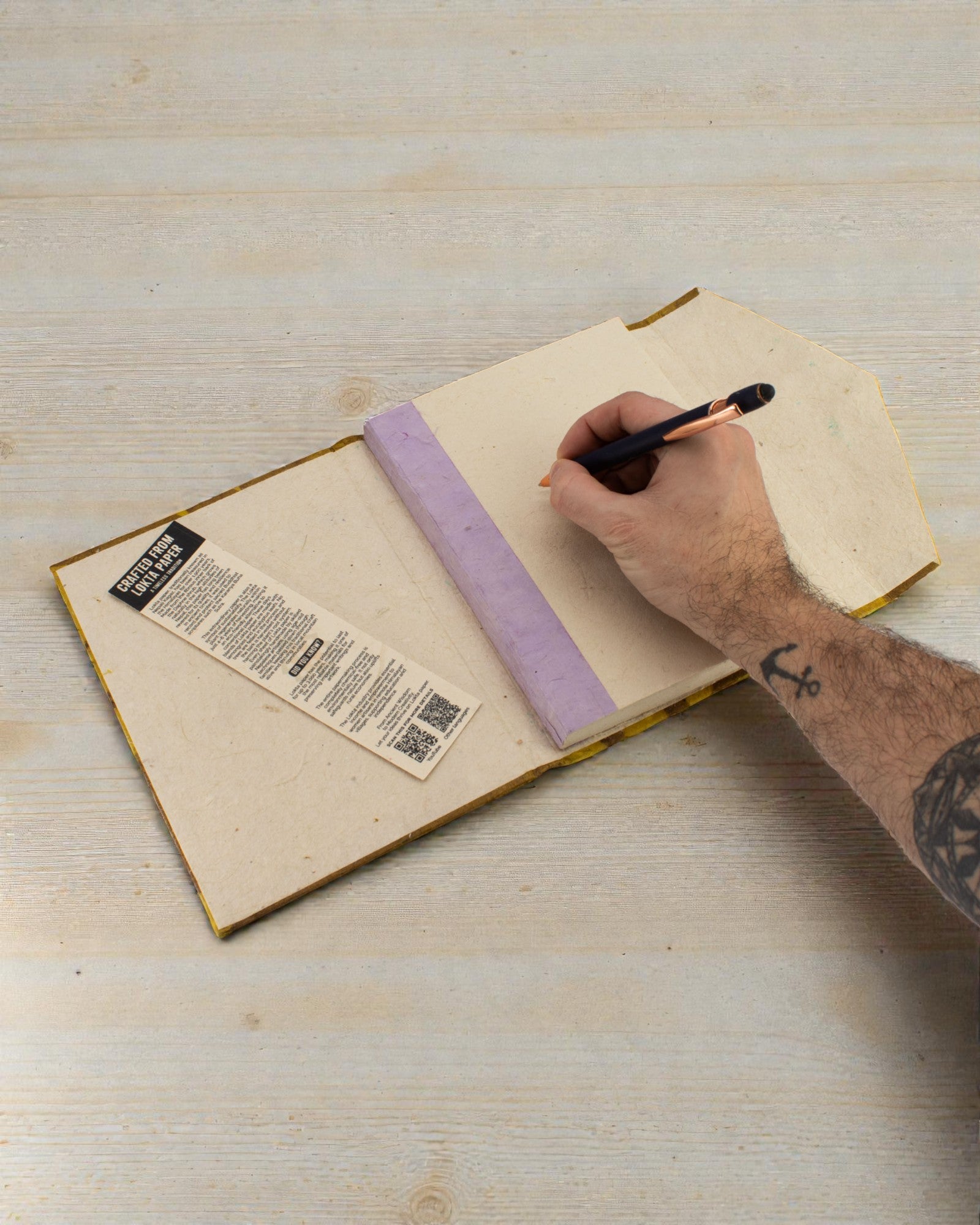 Groot notitieboek Lokta Gedurfde bloemen – olijfgroen (45 vellen, 21 x 15 cm)