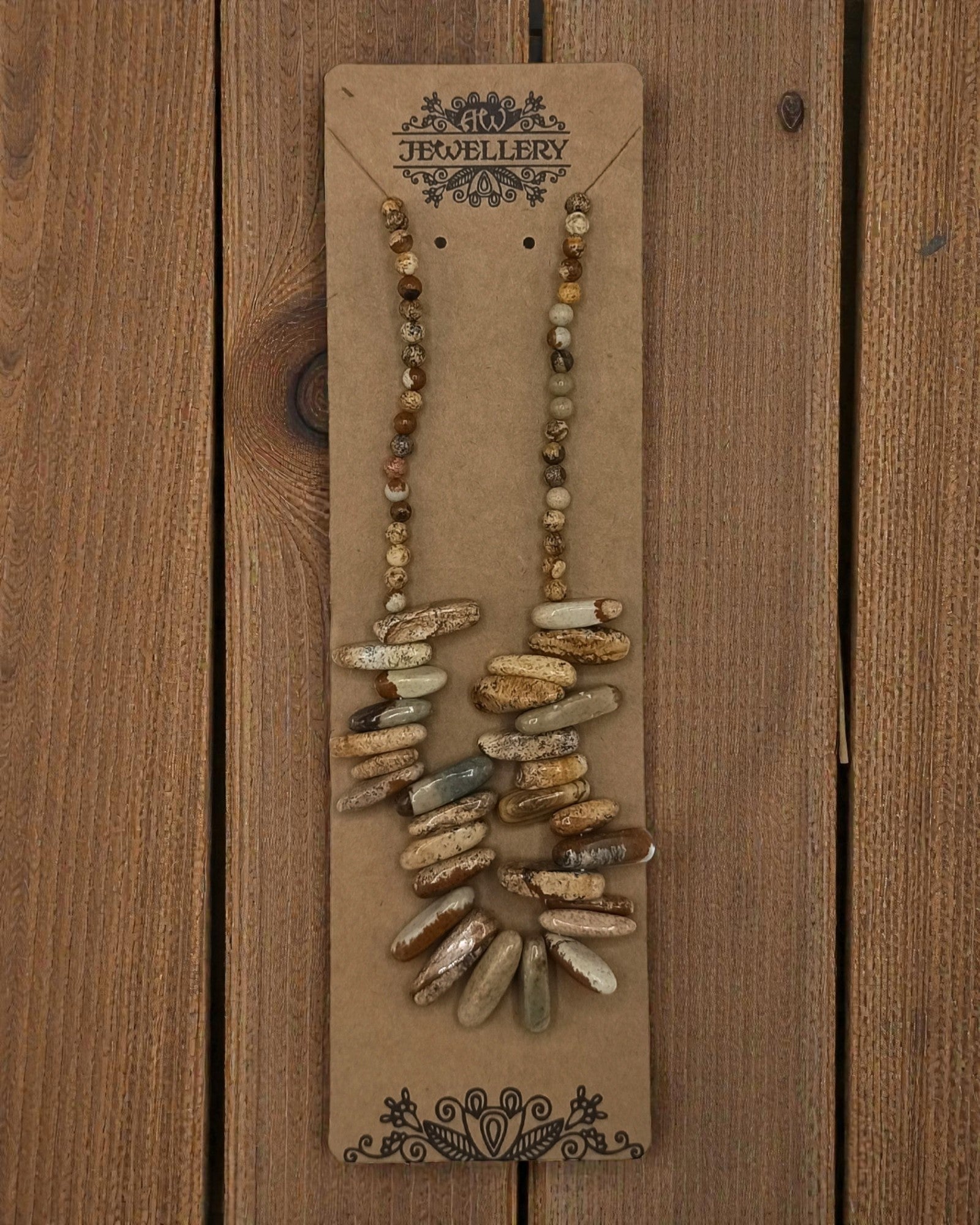 Récit terrestre – Collier de longues pierres en jaspe paysage