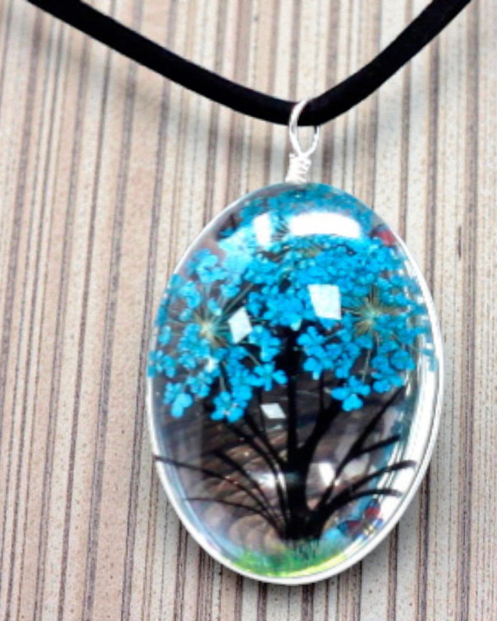 Meeresbrise – Blaugrünes Schmuckset mit getrockneten Blumen Baum des Lebens