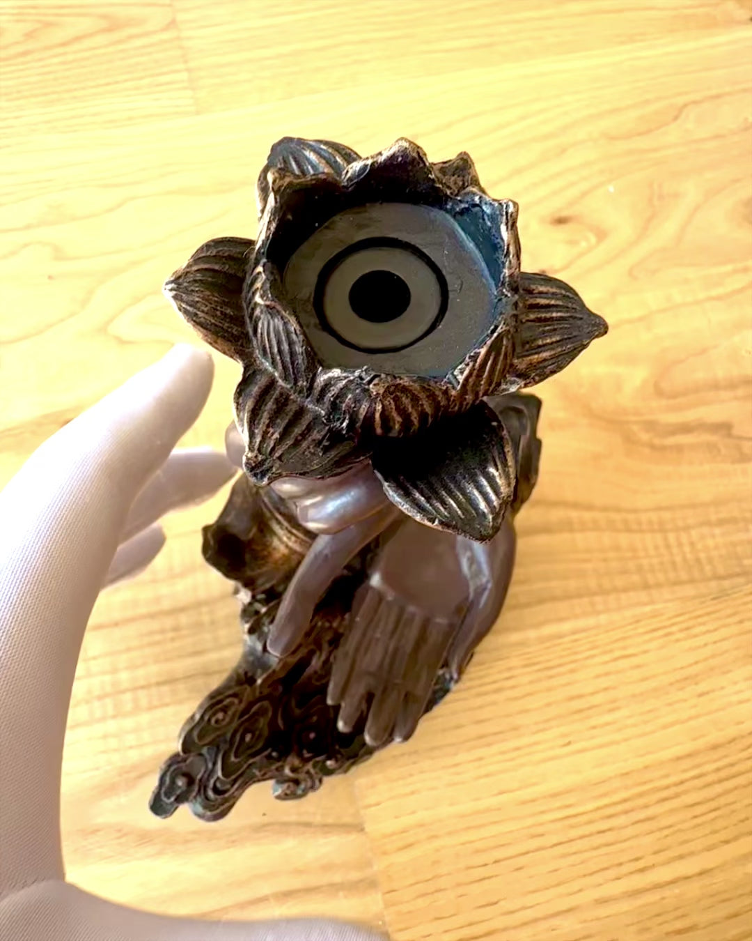 Mystische Hand, Räuchergefäß, Halter für Räucherstäbchen mit Rückfluss, Möglichkeit zur Personalisierung mit Gravur als Geschenk