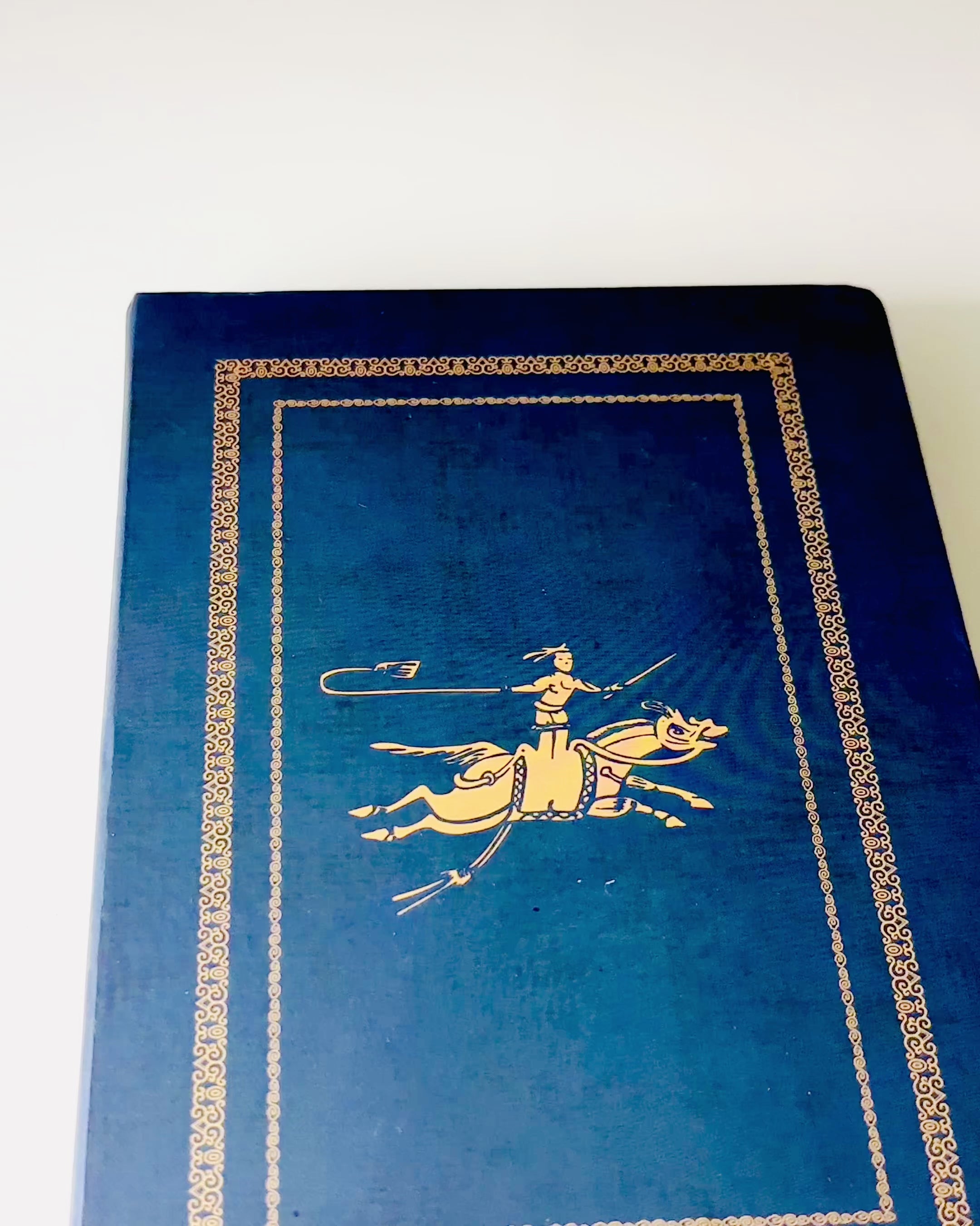 Carnet Classique à Couverture Rigide avec Motif de Tricot - Bleu Marine. Possibilité de gravure