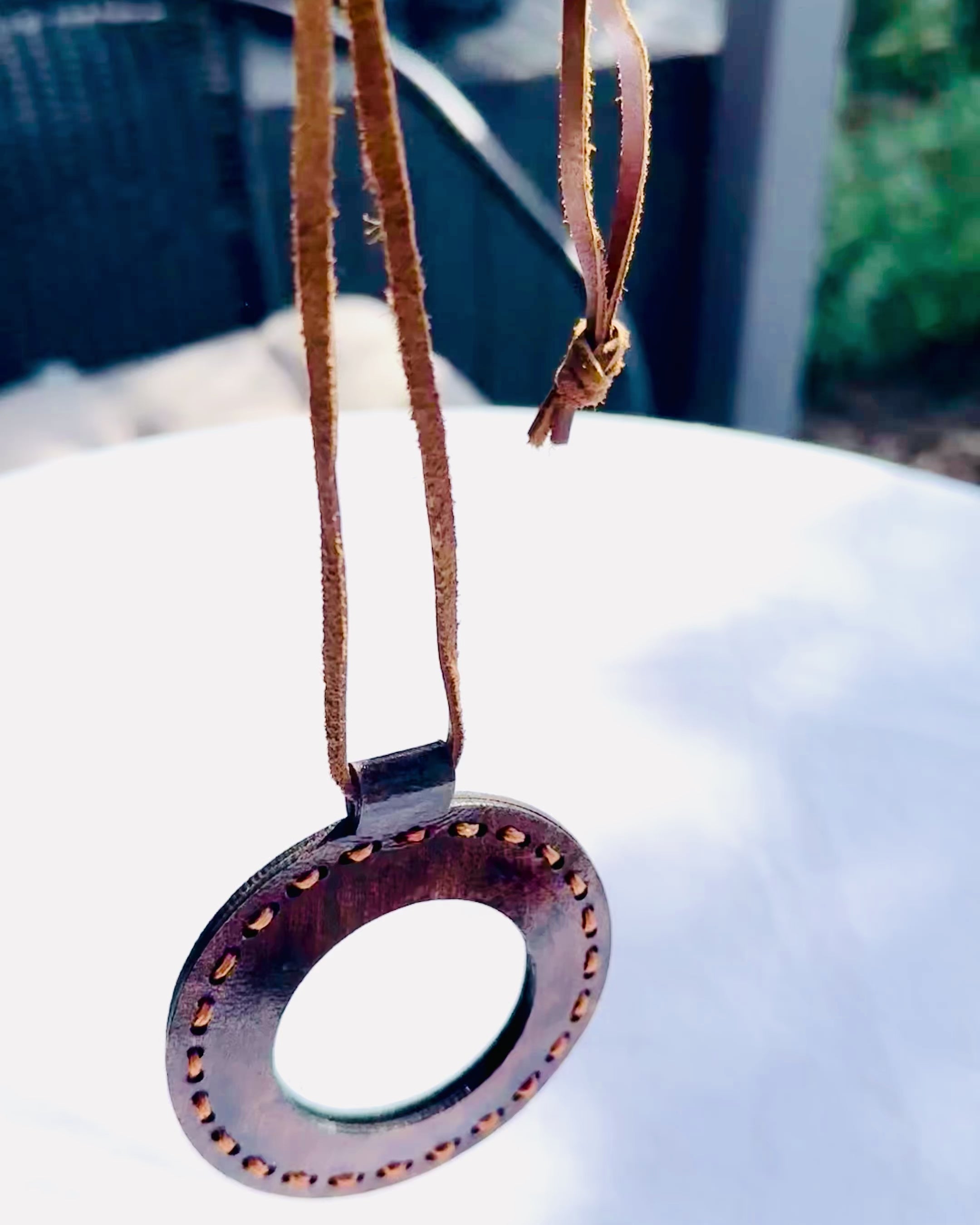 Indiase Artefact Vergrootglas, lederen, handgemaakt - mogelijkheid tot personalisatie met gravure