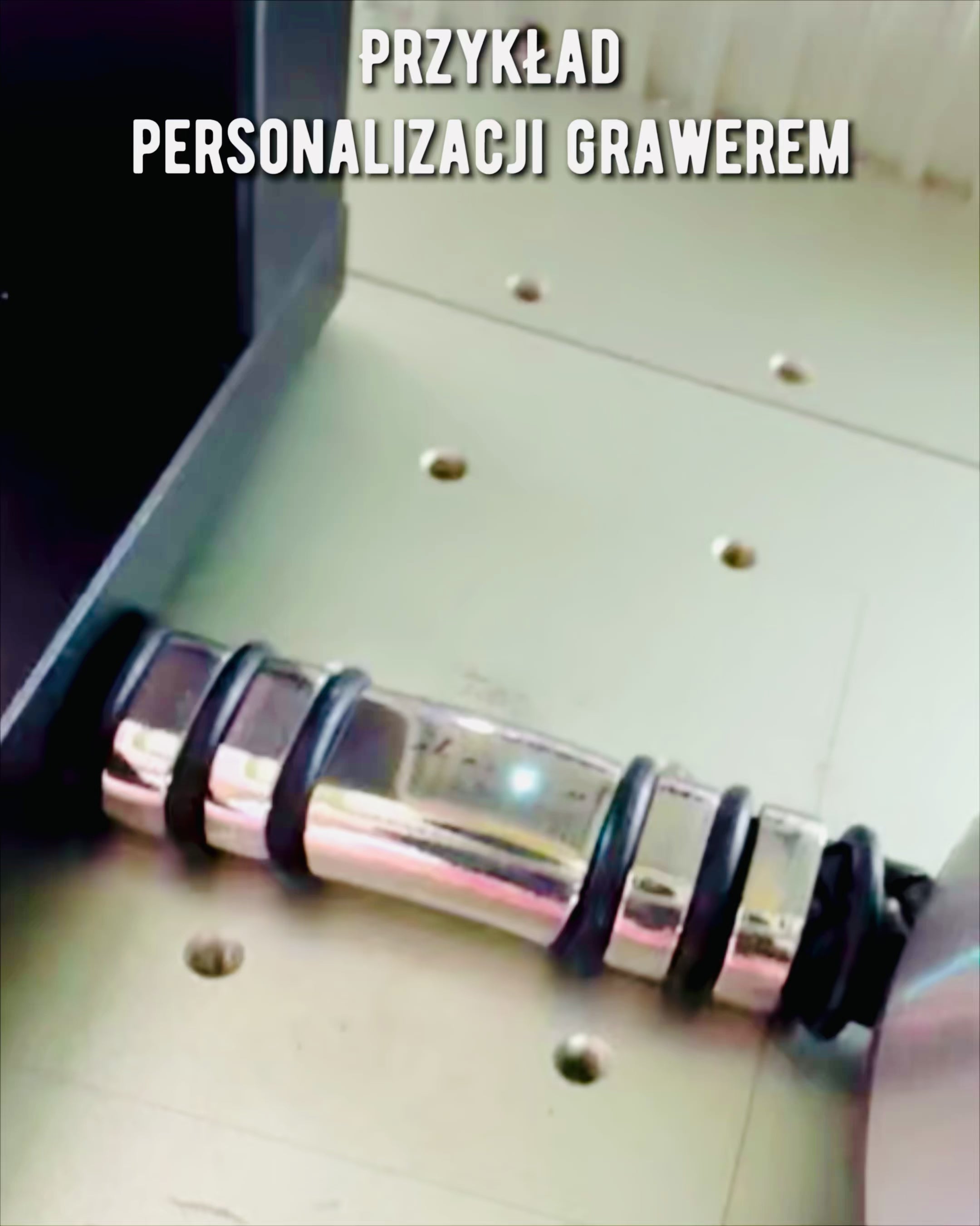 Bracelet à la Mode Hip Hop pour Hommes avec Gravure Personnalisée et Fermoir Magnétique – Choisissez le Style avec Accents Argentés ou Dorés, 22cm Cuir PU