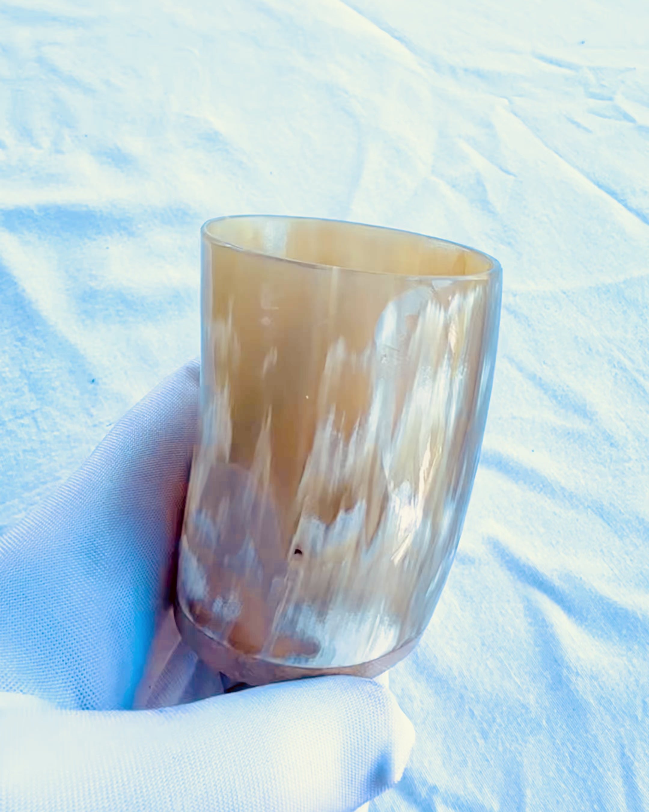 Petit gobelet fait main avec possibilité de gravure, verre indien, possibilité de personnalisation pour cadeau, gravure. Couleur claire
