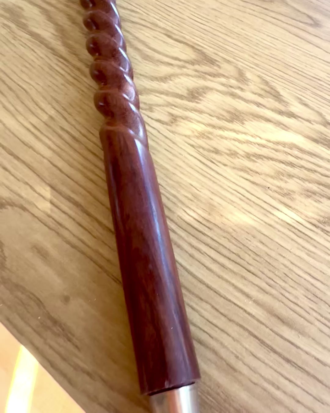 Canne de marche - WIKING avec tête en forme de marteau de guerre, possibilité de personnalisation par gravure pour cadeau