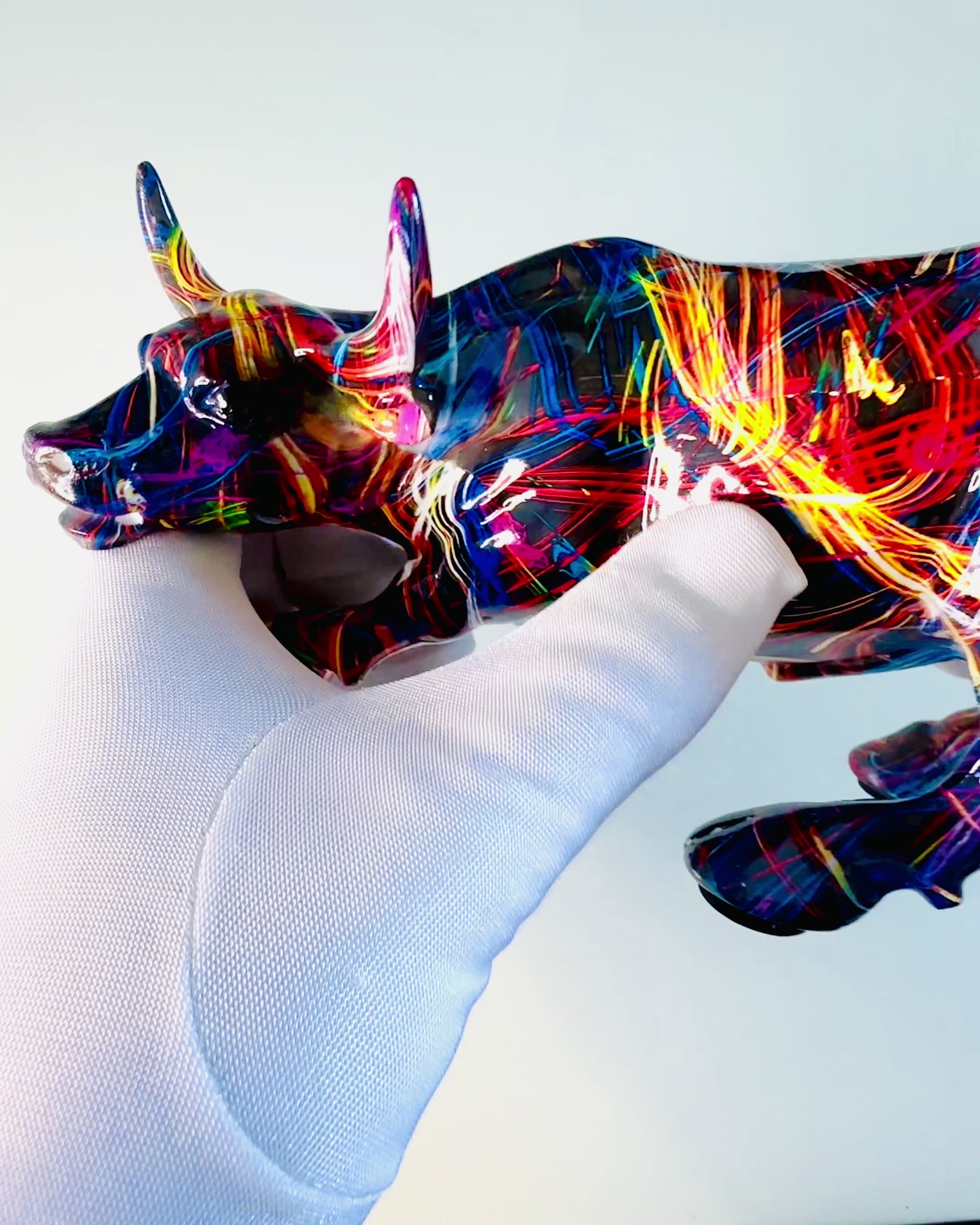 Sculpture Taureau Décoratif "BullArt" – Art Unique avec Option de Gravure - 4 variantes de couleur, pour un cadeau personnalisé