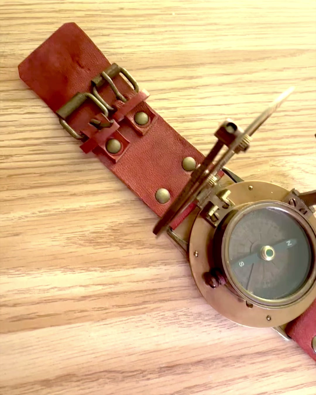 Montre Solaire "Compas Antique", montre-bracelet avec compas, possibilité de personnalisation par gravure