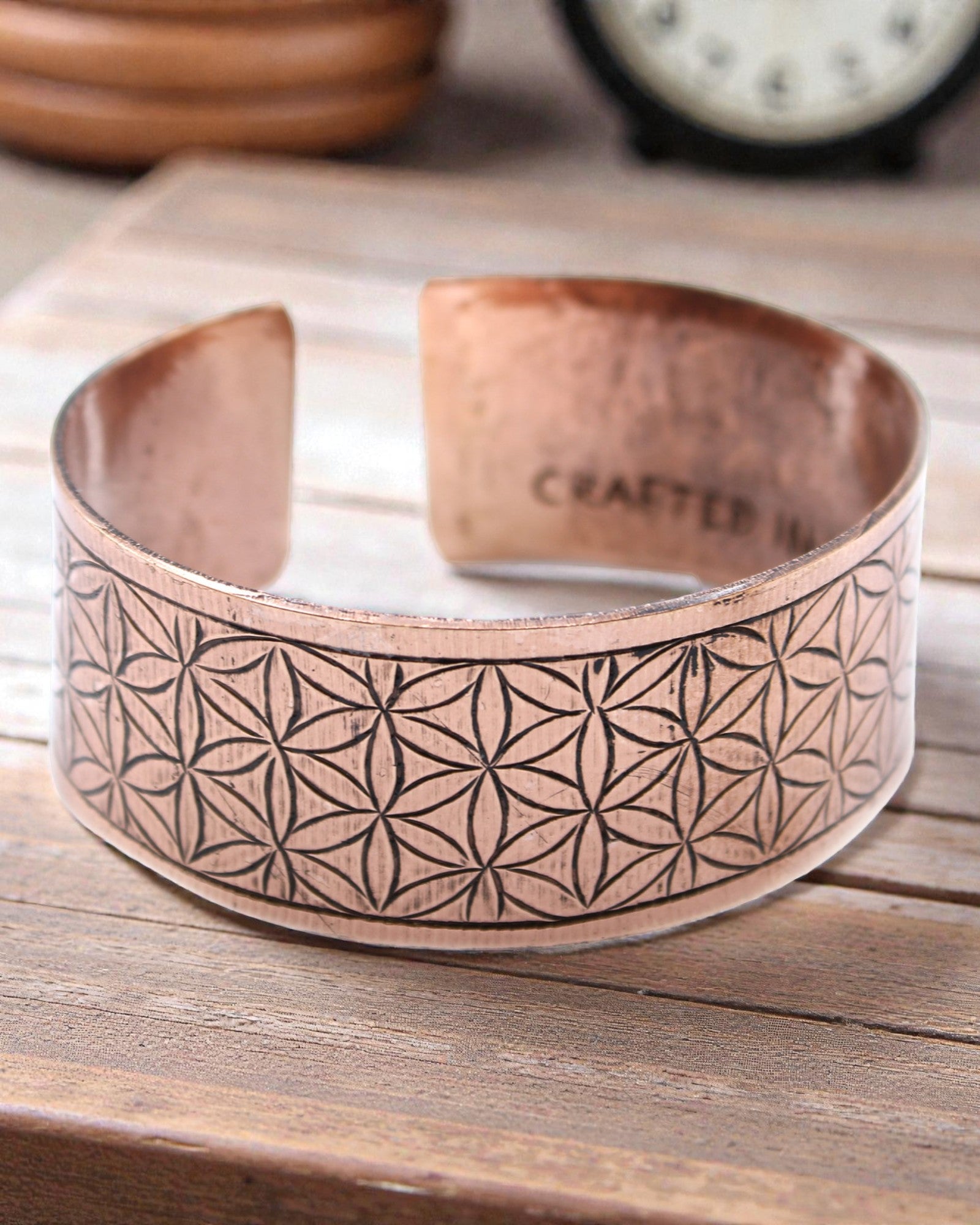 Bracelet tibétain en cuivre Mandala de l’Harmonie – Fleur de Vie