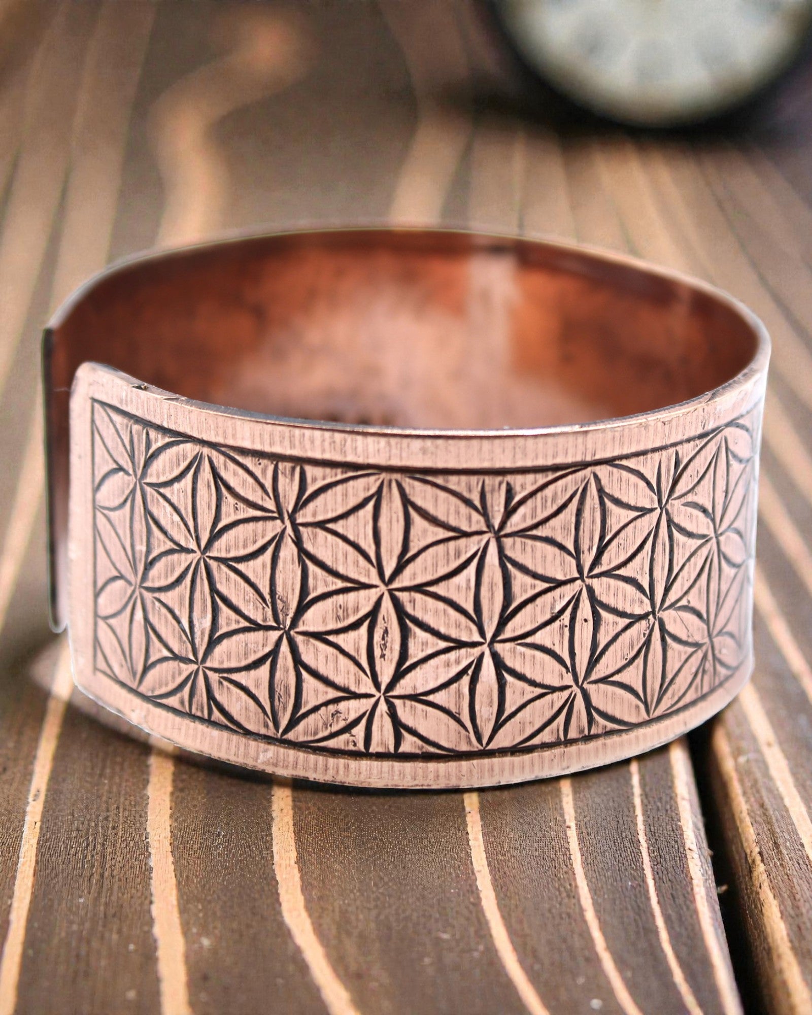 Bracelet tibétain en cuivre Mandala de l’Harmonie – Fleur de Vie