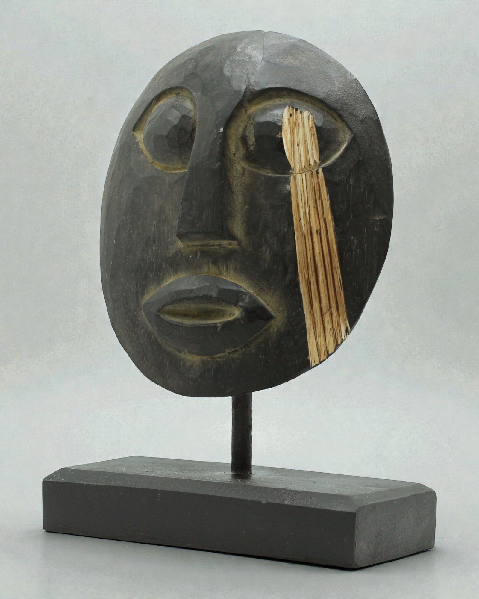 Timorska Maska Strażnik Przodków 27x20 cm – Czarna