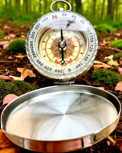 Wodoodporny Mosiężny Kompas z Efektem Świecenia - Niezbędnik Na Wędrówki i Kemping, personalizacja grawerem