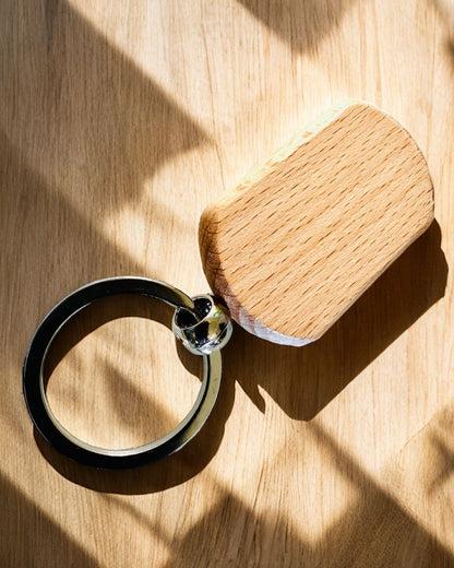 Elegante Houten Sleutelhanger met Mogelijkheid tot Graveren – Ideaal als Cadeau