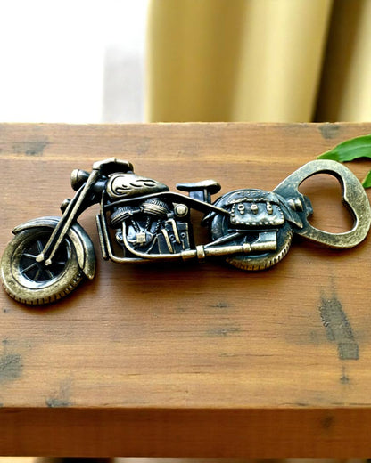 Décapsuleur en forme de moto - personnalisation par gravure pour cadeau