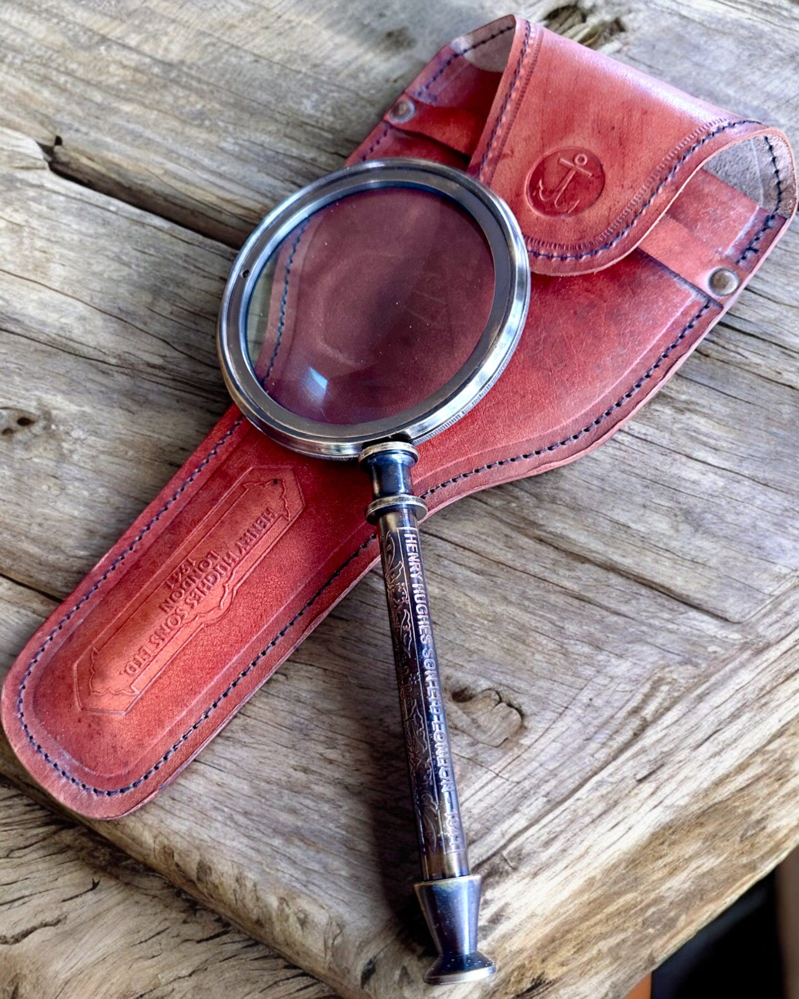 Messing Vergrootglas Navigator 1941 met Leren Etui – Handgemaakt, Premium, mogelijkheid tot personalisatie als cadeau