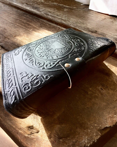 Journal Premium, Motif Antique, Carnet en Cuir "Chronique Magique" 200 pages, 2 variantes au choix, personnalisation par gravure